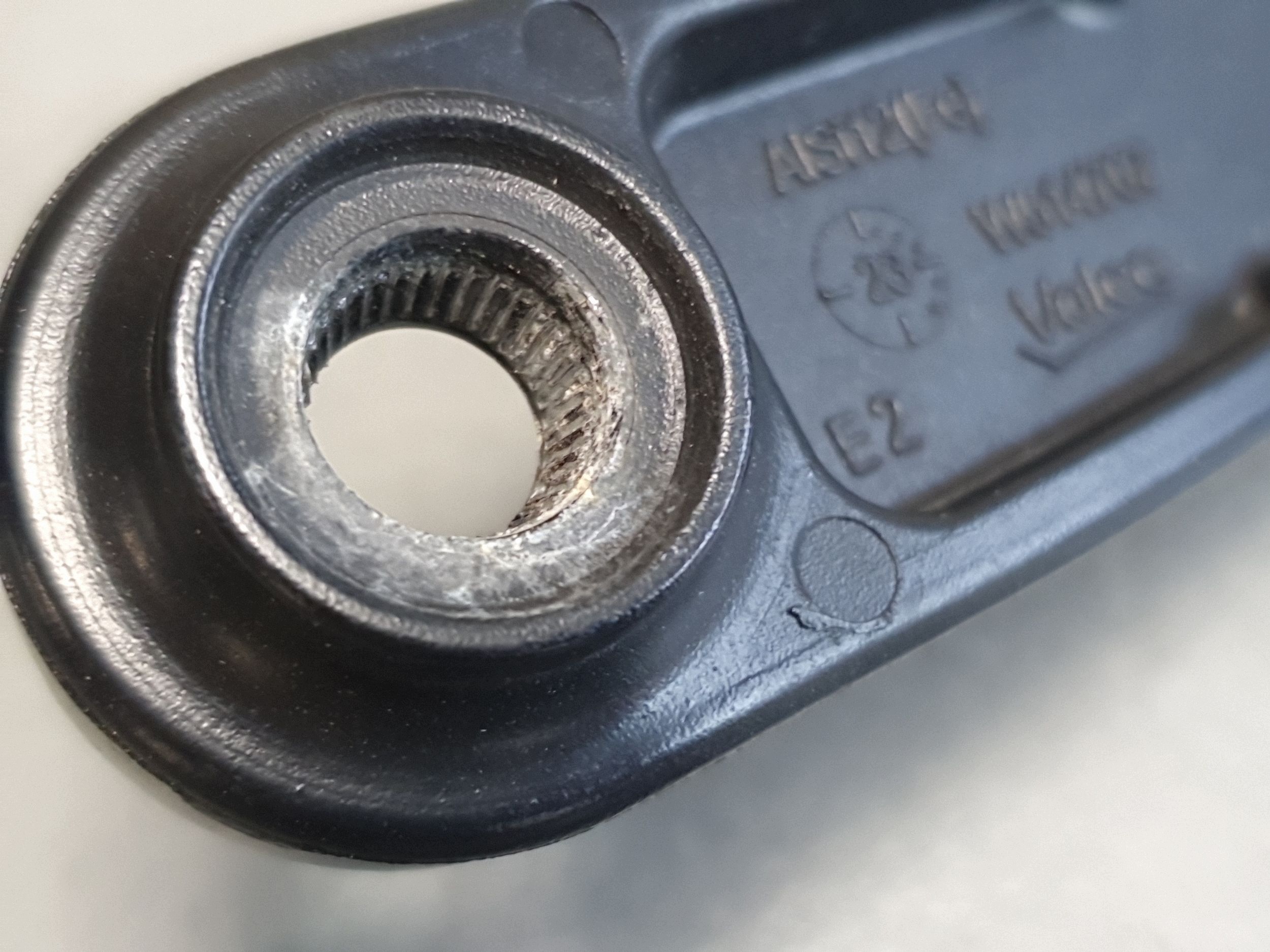 Audi Q6 e-tron nosac metlice brisača lijevog 95C955409B