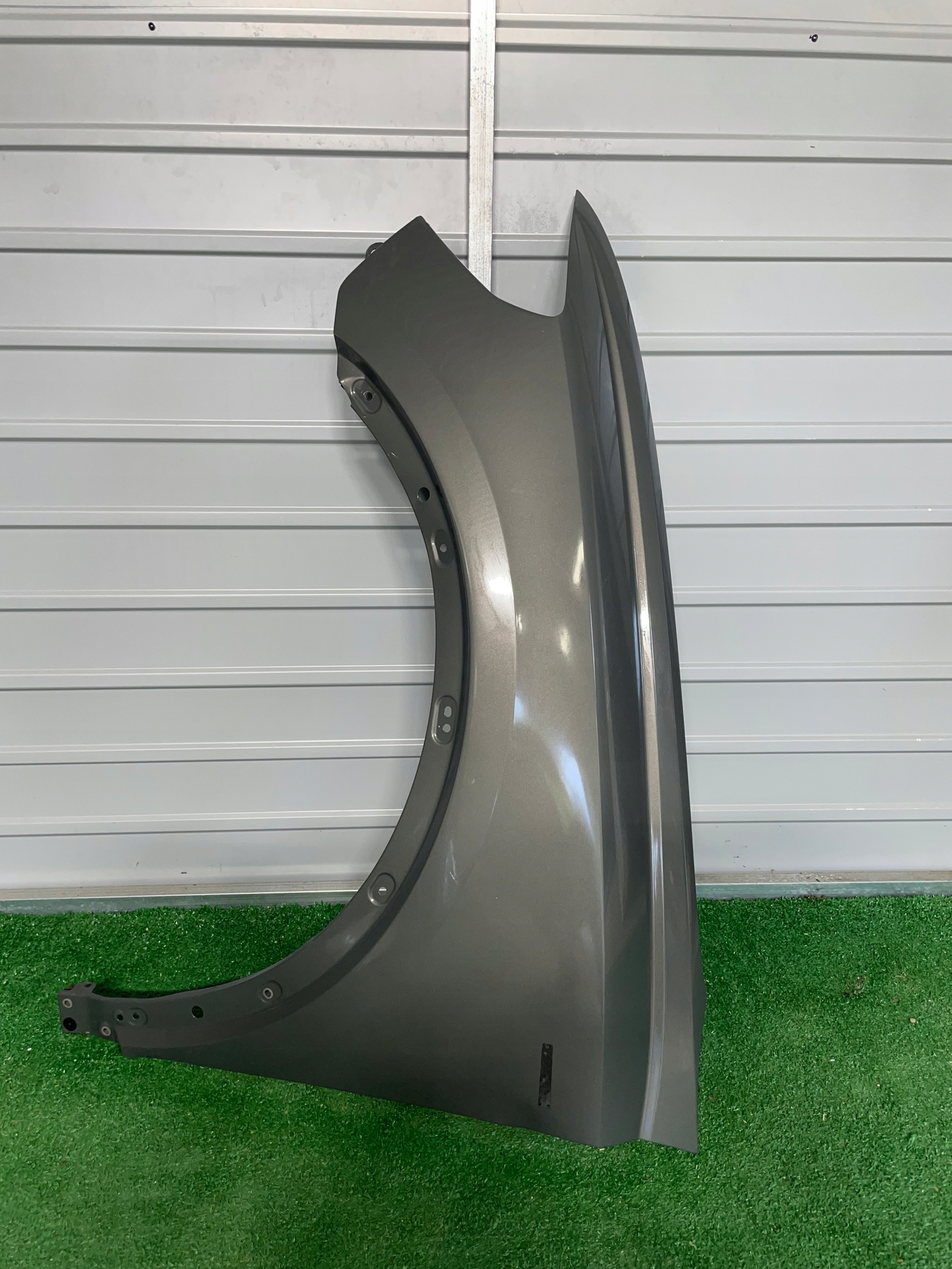 AUDI Q3 II 83A 2018-2024 BŁOTNIK LEWY PRZEDNI