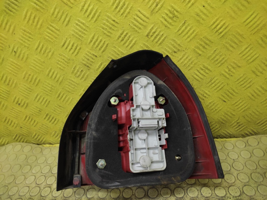AUDI A3 8L light left rear part 8L0945095