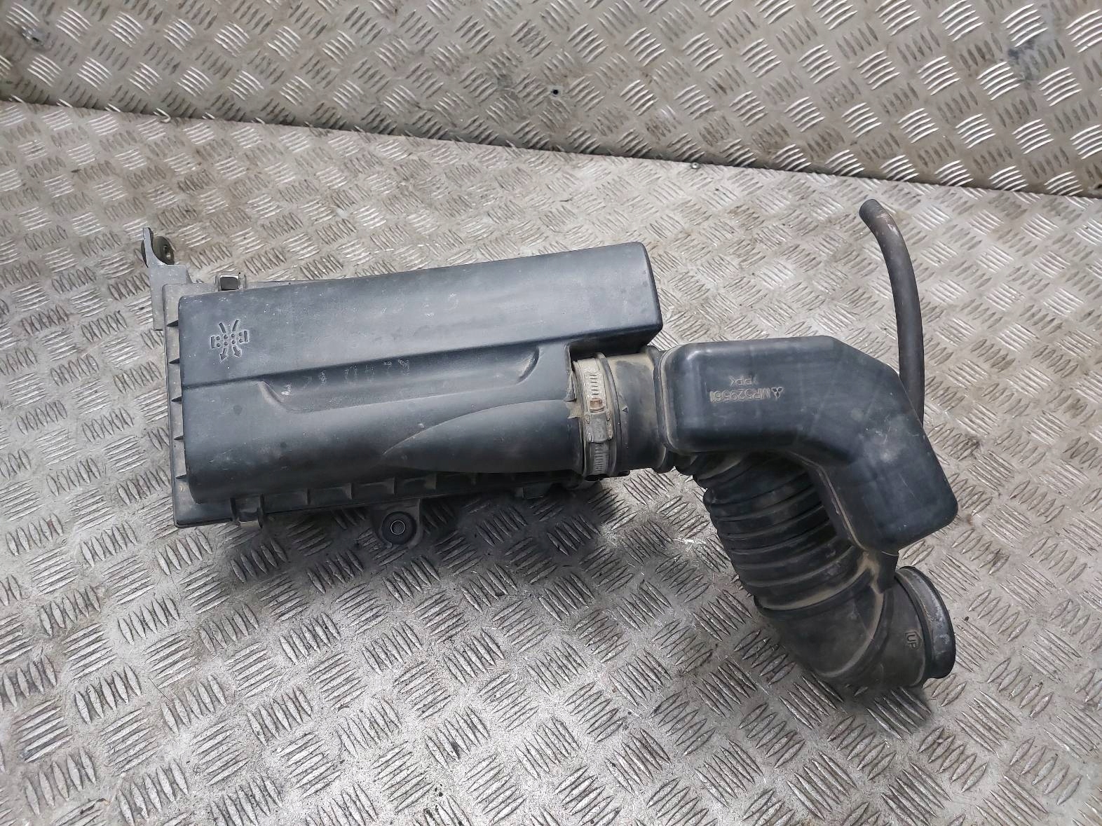 Gehäuse filter luft + rohr DOLOT MITSUBISHI SPACE STAR und 1.6 16V