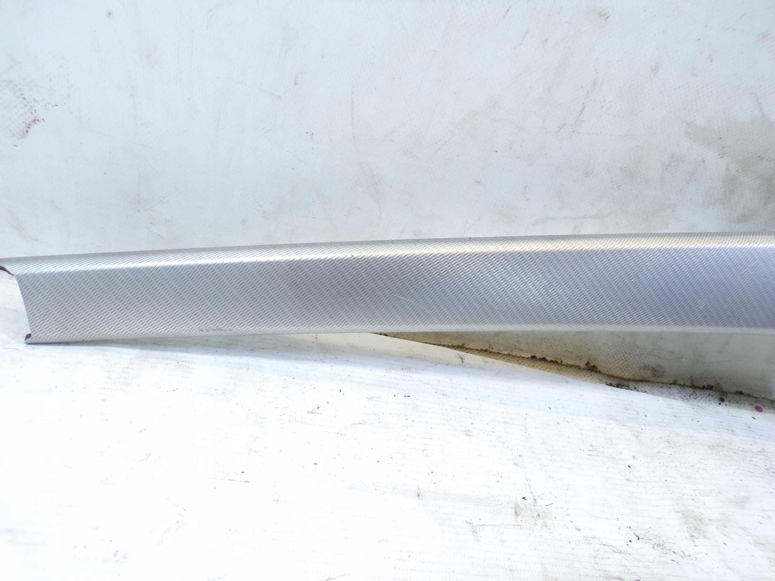 DEKOR cover moulding TUNELU SRODKOWEGO AUDI A4 B9 complete