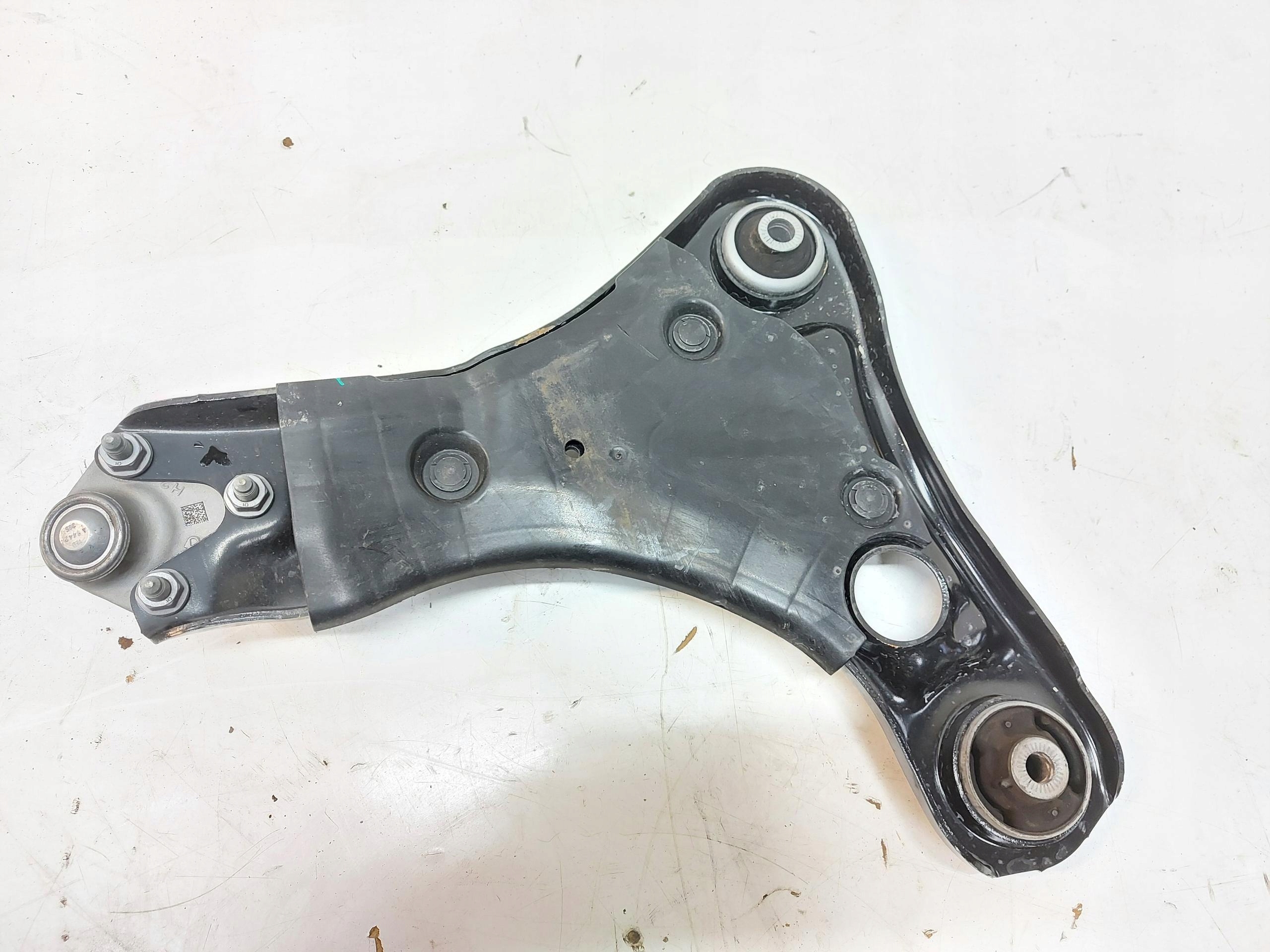 Cupra Tavascan 11H 2025 arm left front front oryg