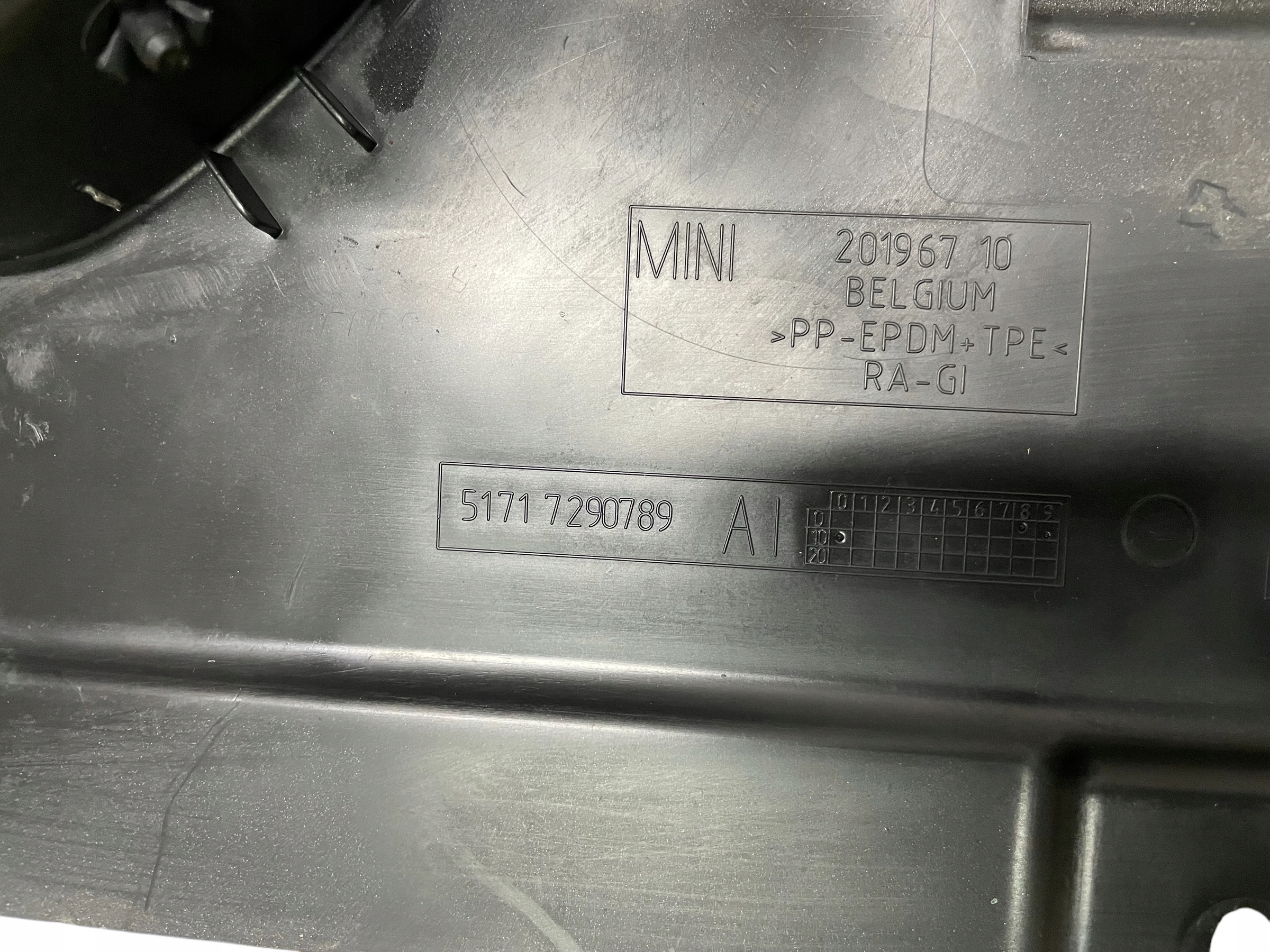 mudguard front left complete MINI F55 F56