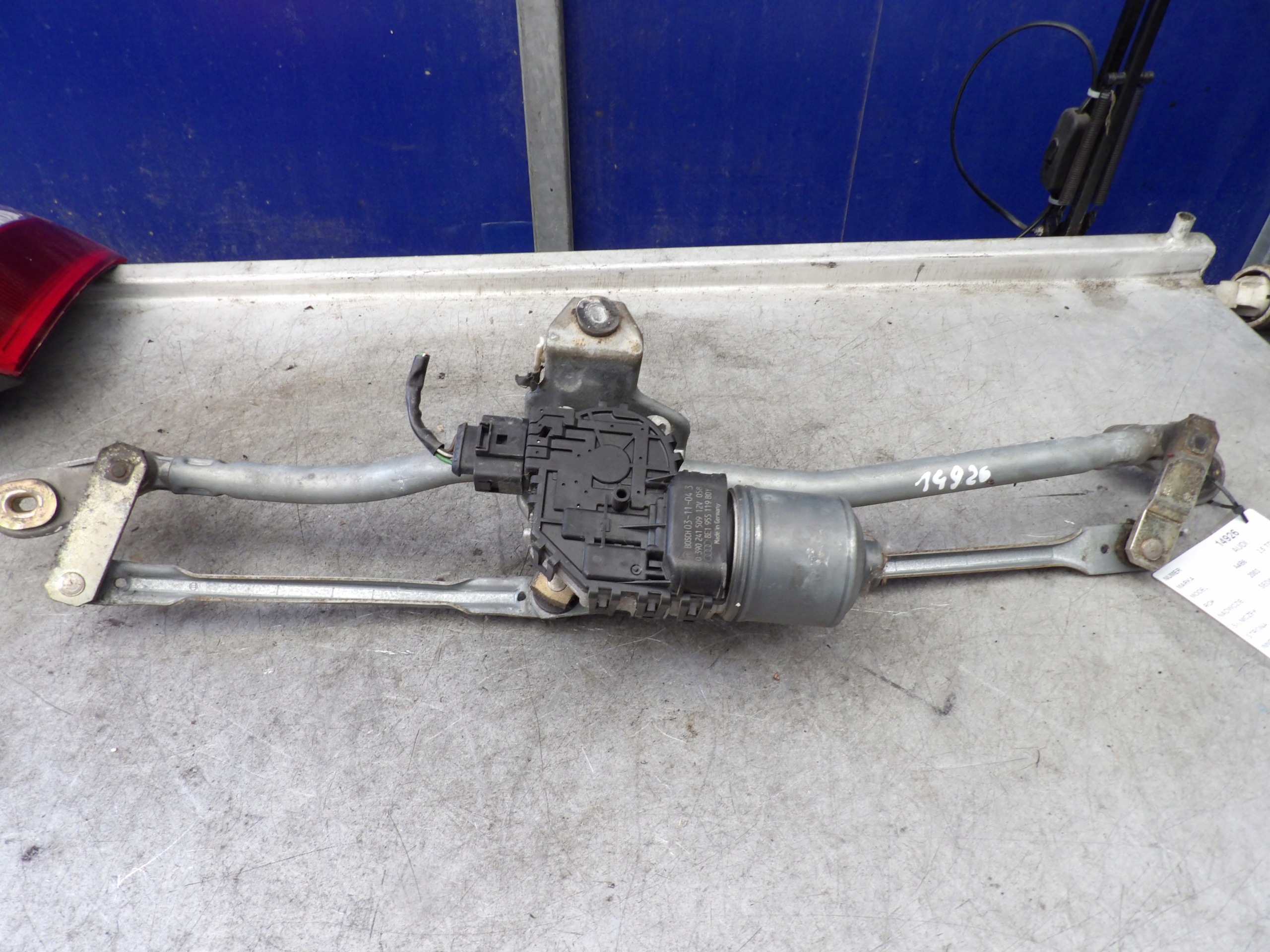 Audi A4 b6 wiper mechanism front