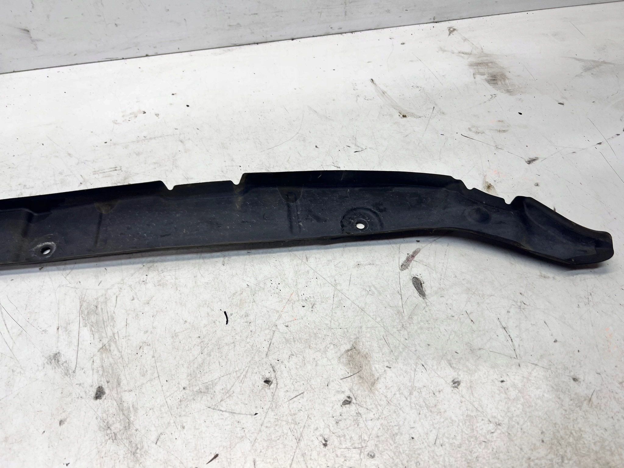 hangszigetelő sárvédöt bal AUDI Q7 4M 4M0821111