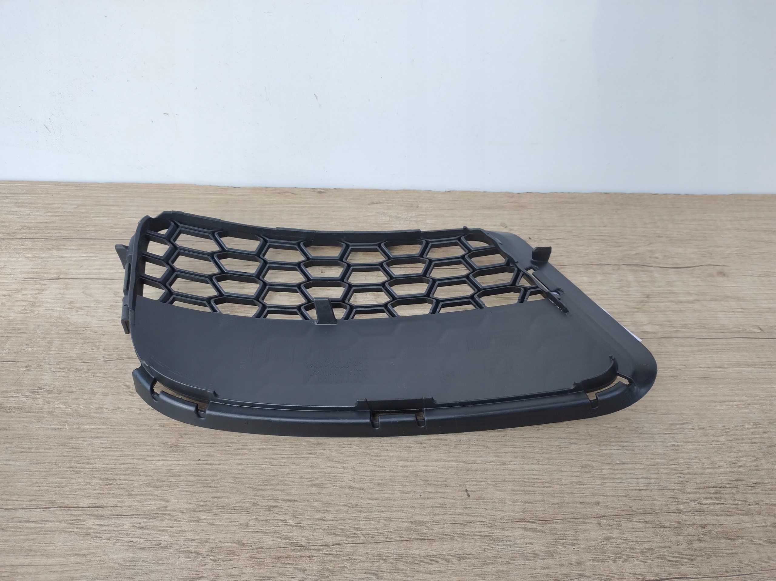 BMW X1 E84 right spoiler of a bumper front grid ATRAPKA m-packet K79/065