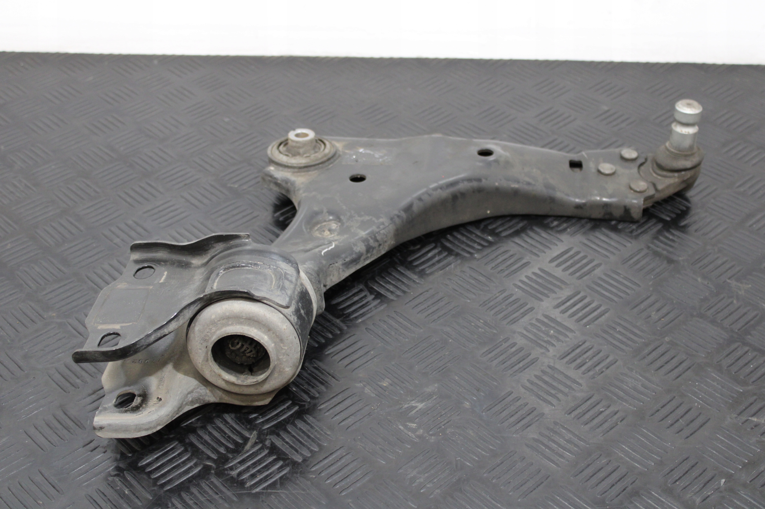 arm right front J9C3-3A052-AC LAND ROVER EVOQUE L538 LIFT