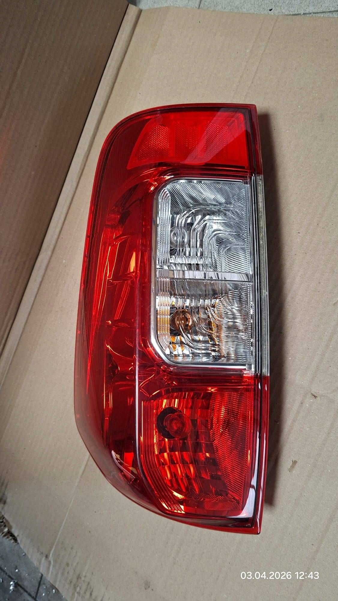 light rear part side right Nissan Navara D23 225.367 stan bdb