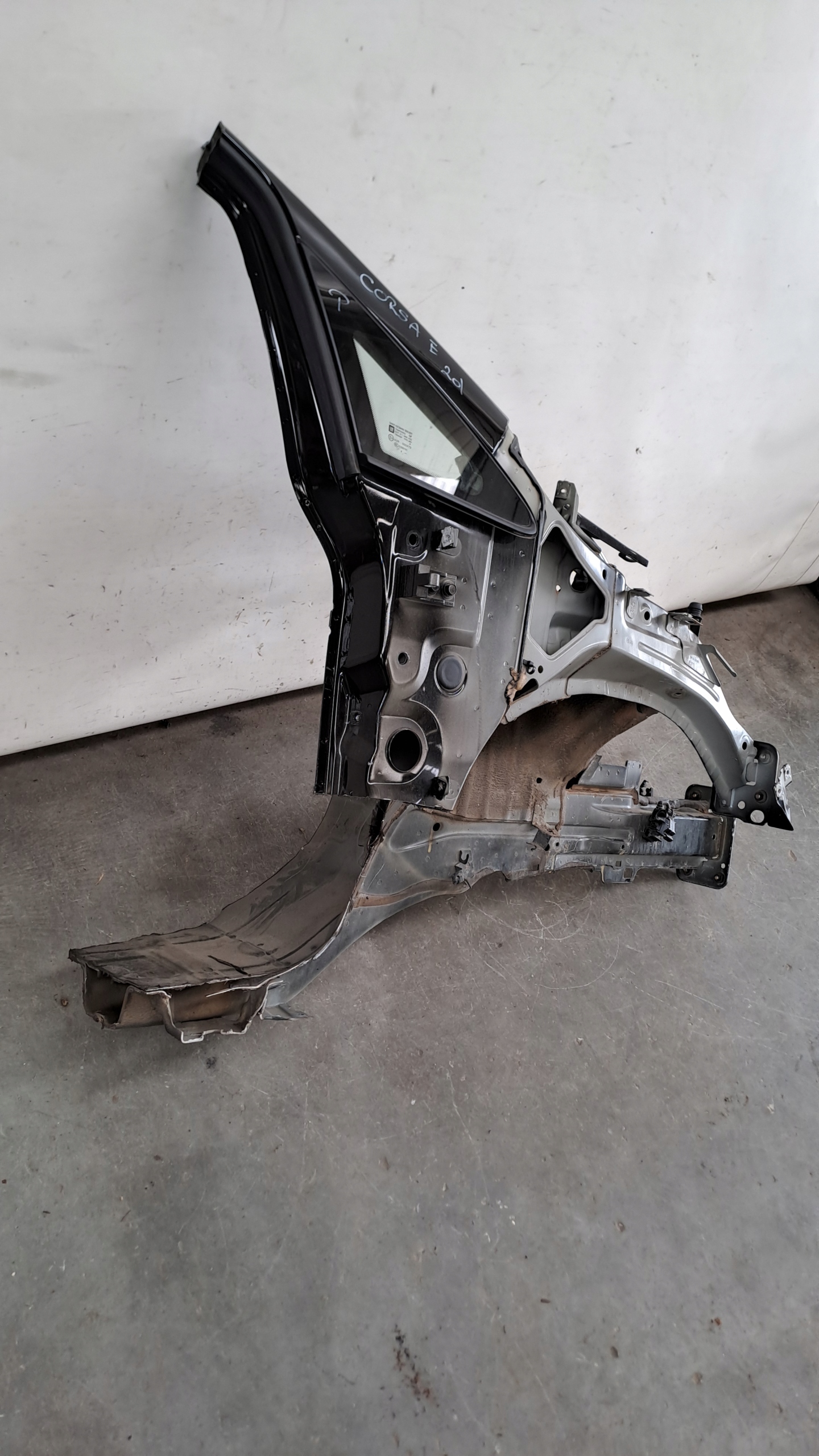 quarter quarter right front Opel Corsa E