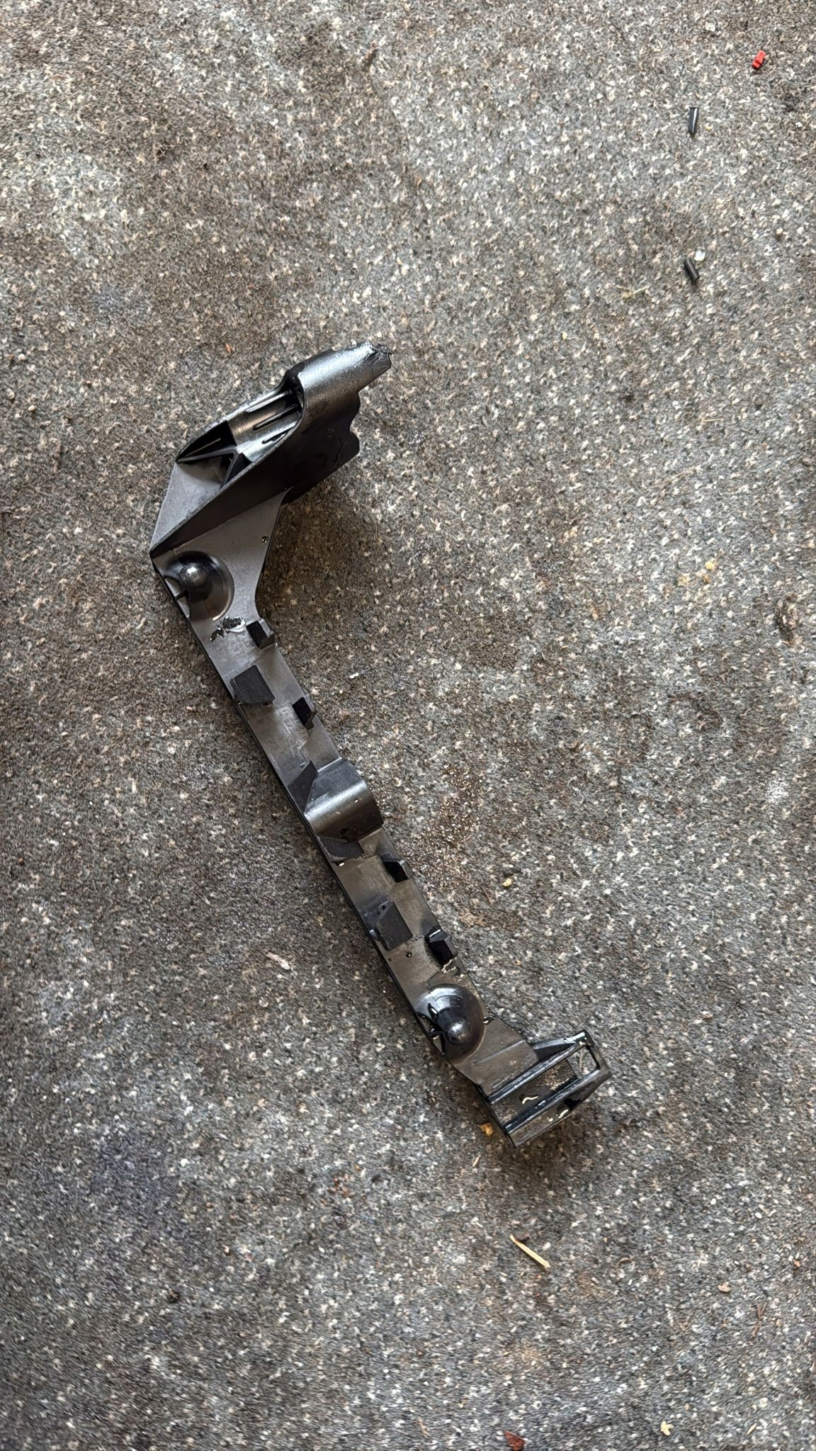 3130. bracket TLUMIKA HALASU MERCEDES A2540142400