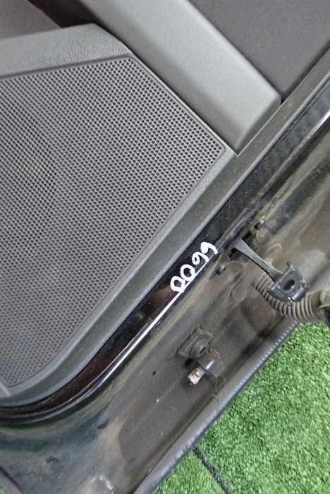 SEAT LEON III HB door left rear. rear part