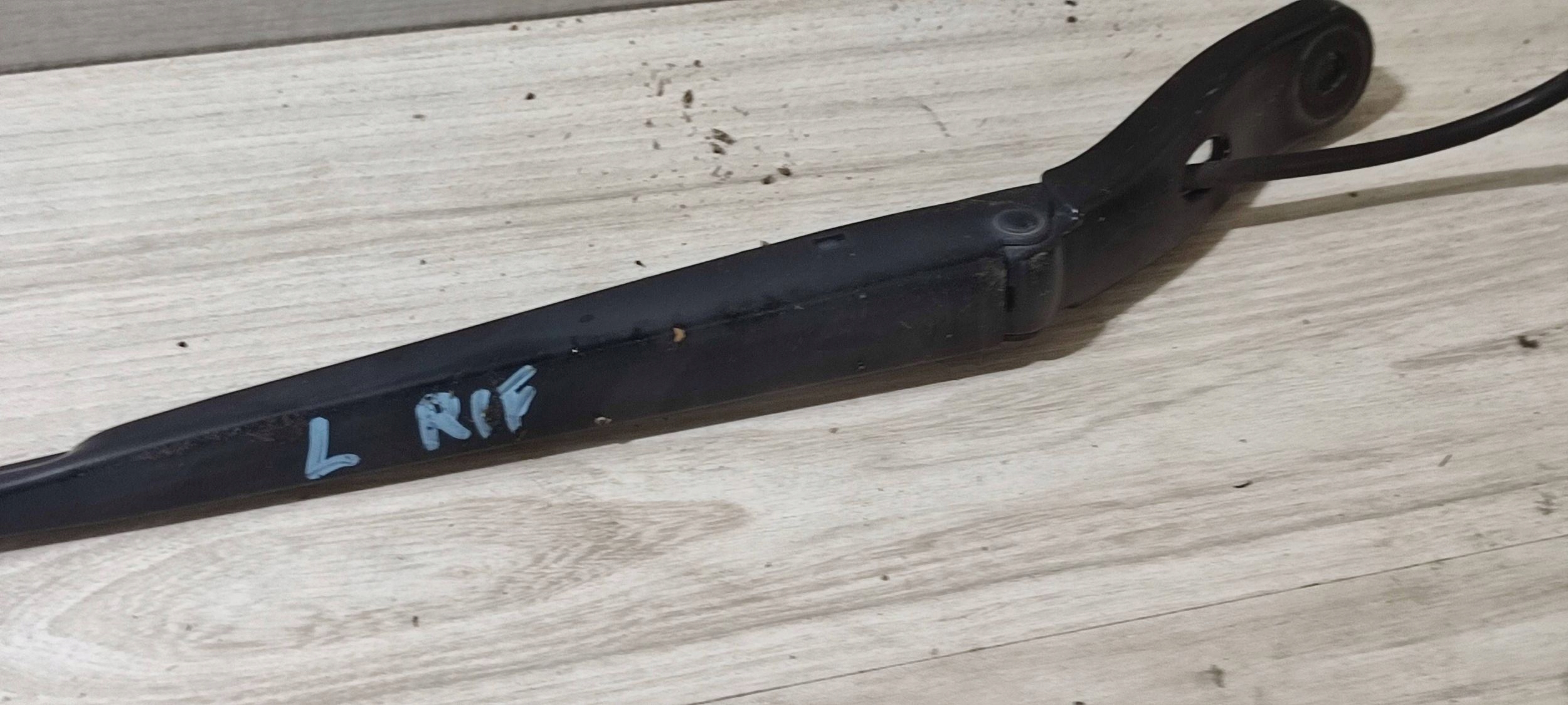 wiper arm windows front left Peugeot Rifter 9833936380