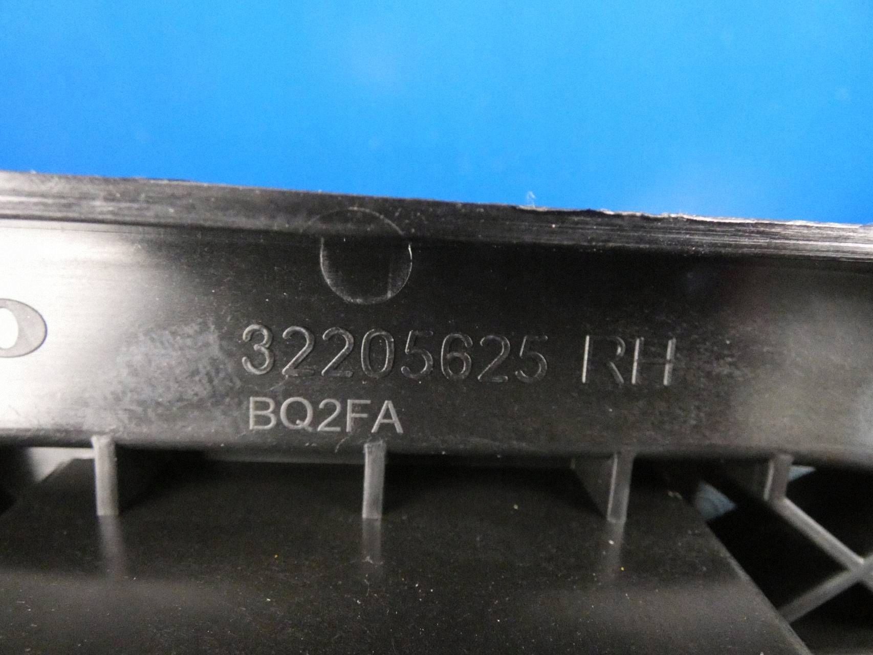 VOLVO XC60 II 17- rail PROWADNICA boot right rear part
