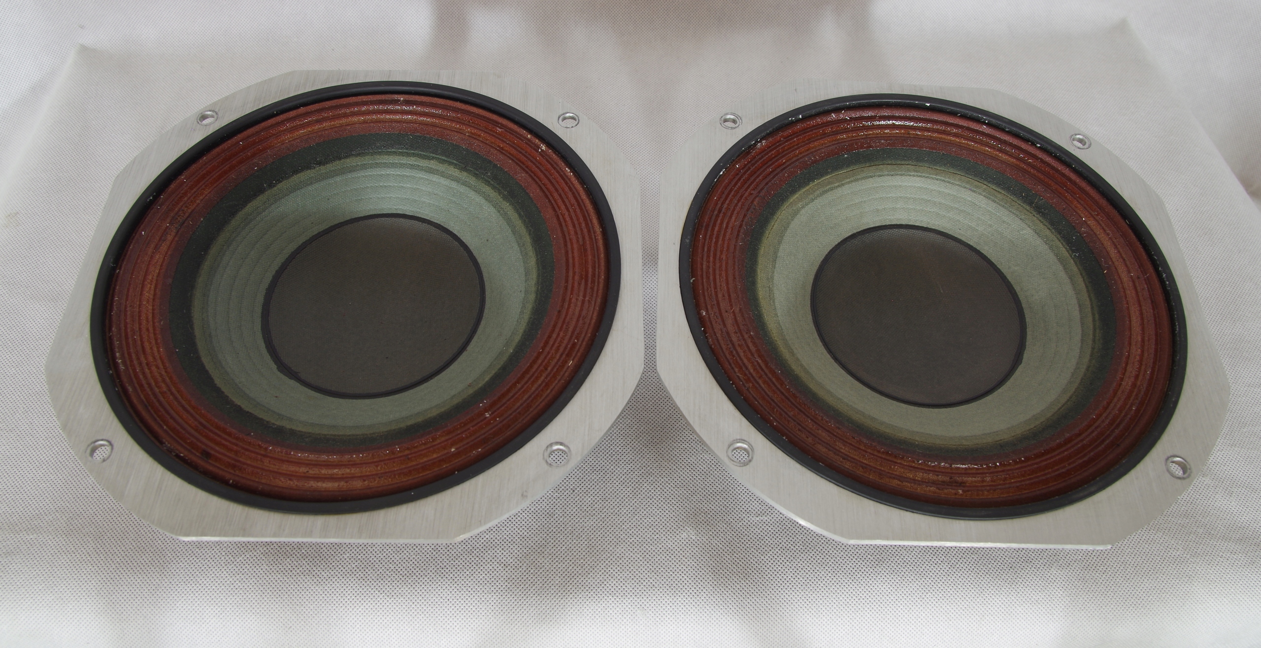 Sansui W-154, Głośniki basowe 24cm, Sansui LM-330