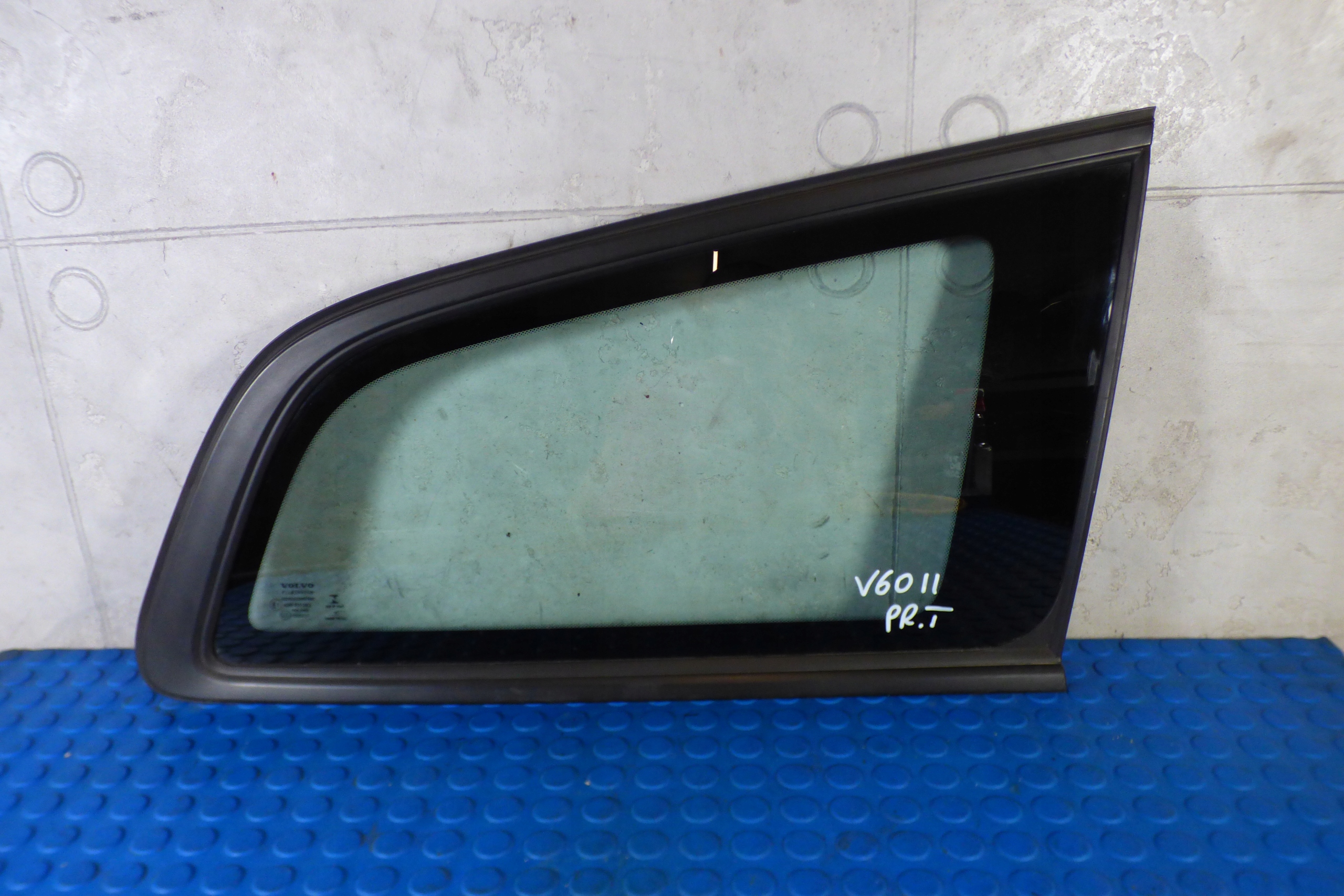 window bodywork right rear part VOLVO V60 II III 2018