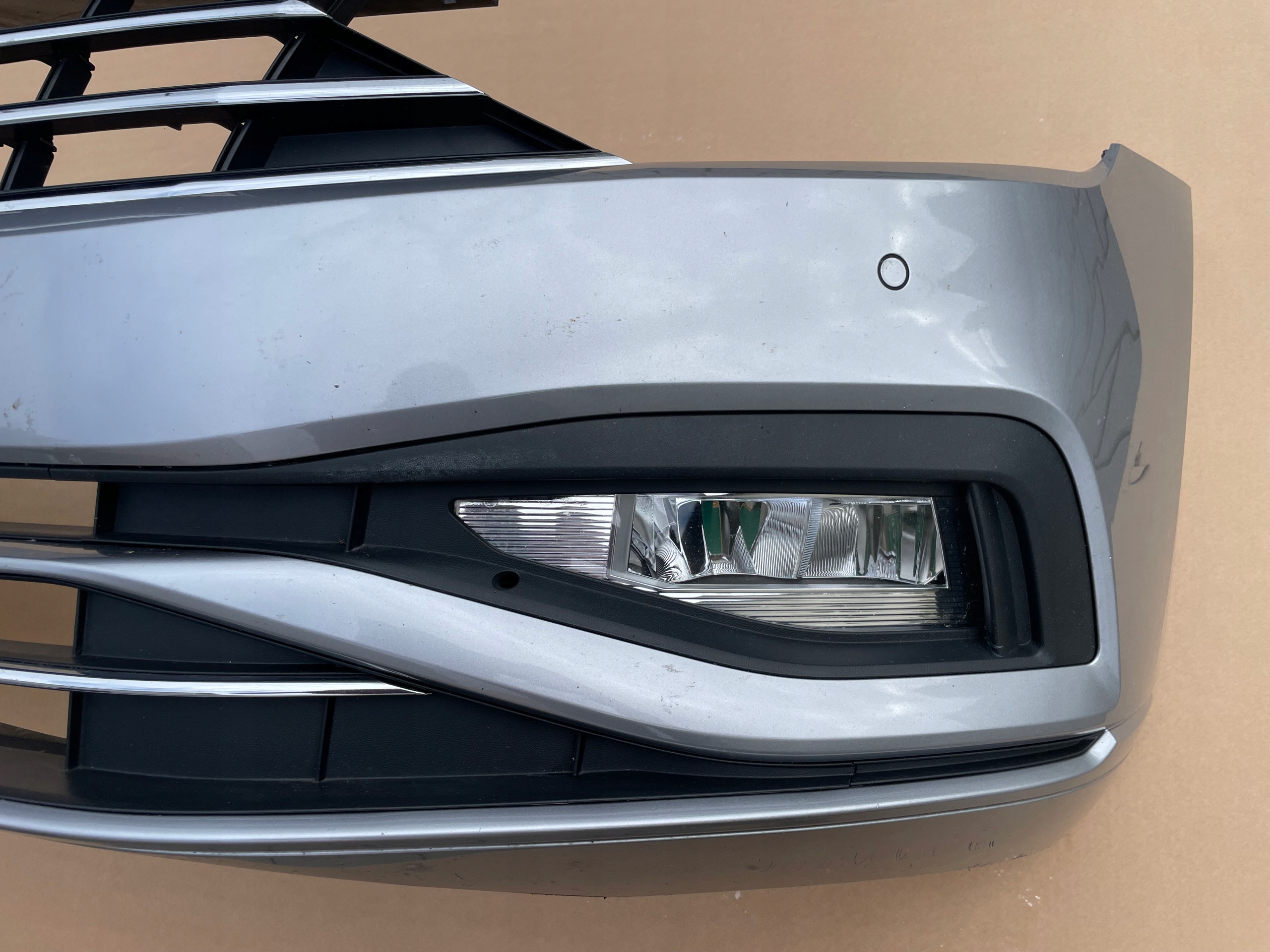 bumper VW PASSAT B8 LIFT PDCX4 W colour LB7S complete