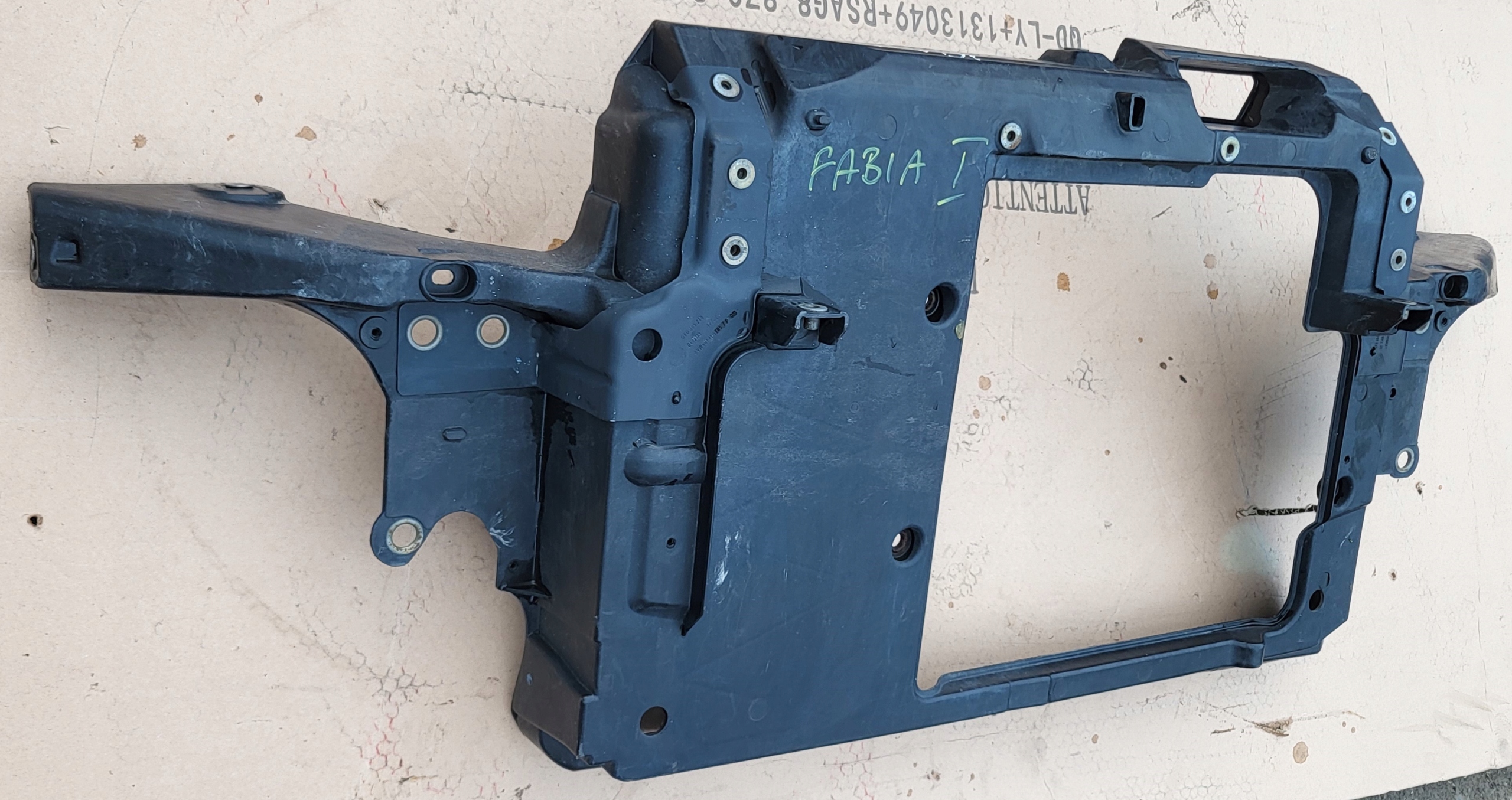 pillar wall PREDNI console SKODA FABIA and 6Y OE