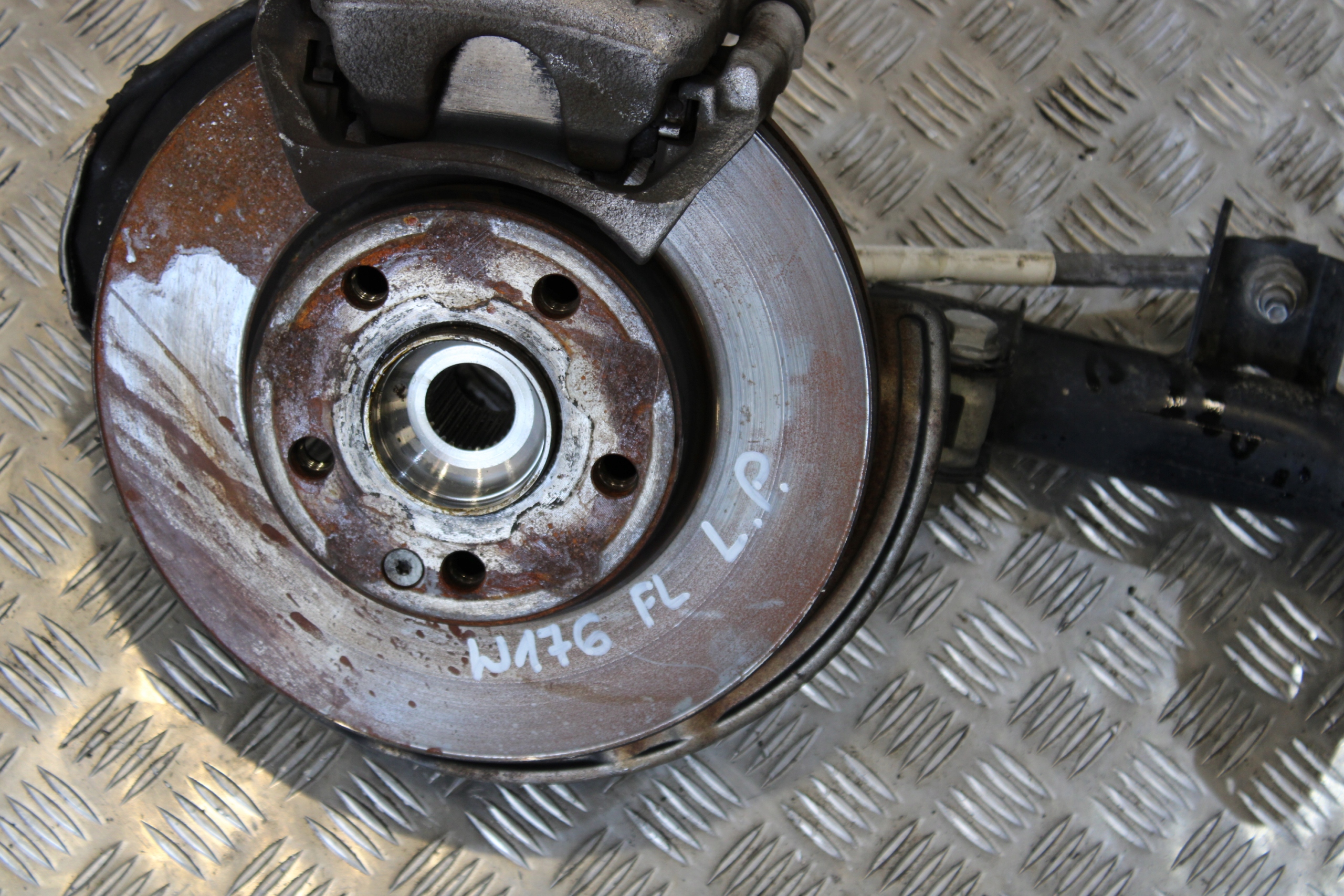 swing McPherson shock absorber left front MERCEDES A-KLASA W176 LIFT AMG