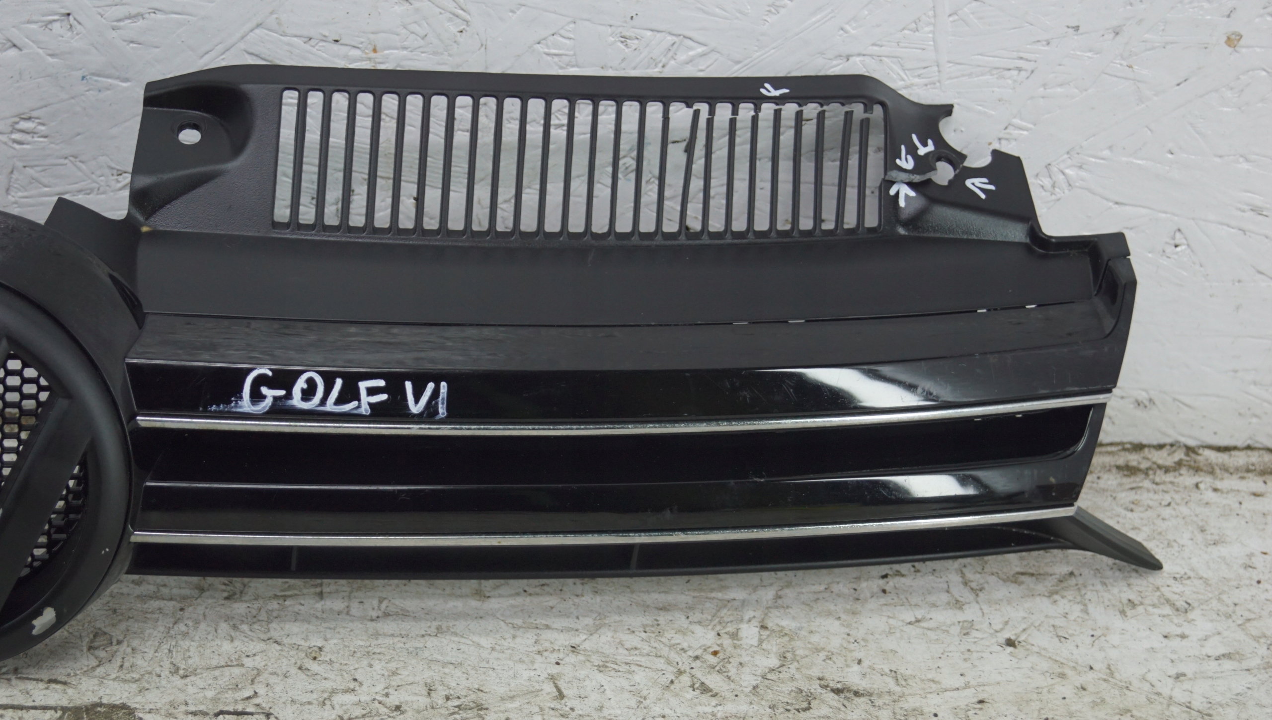 решетка радиатора vw GOLF VI 6