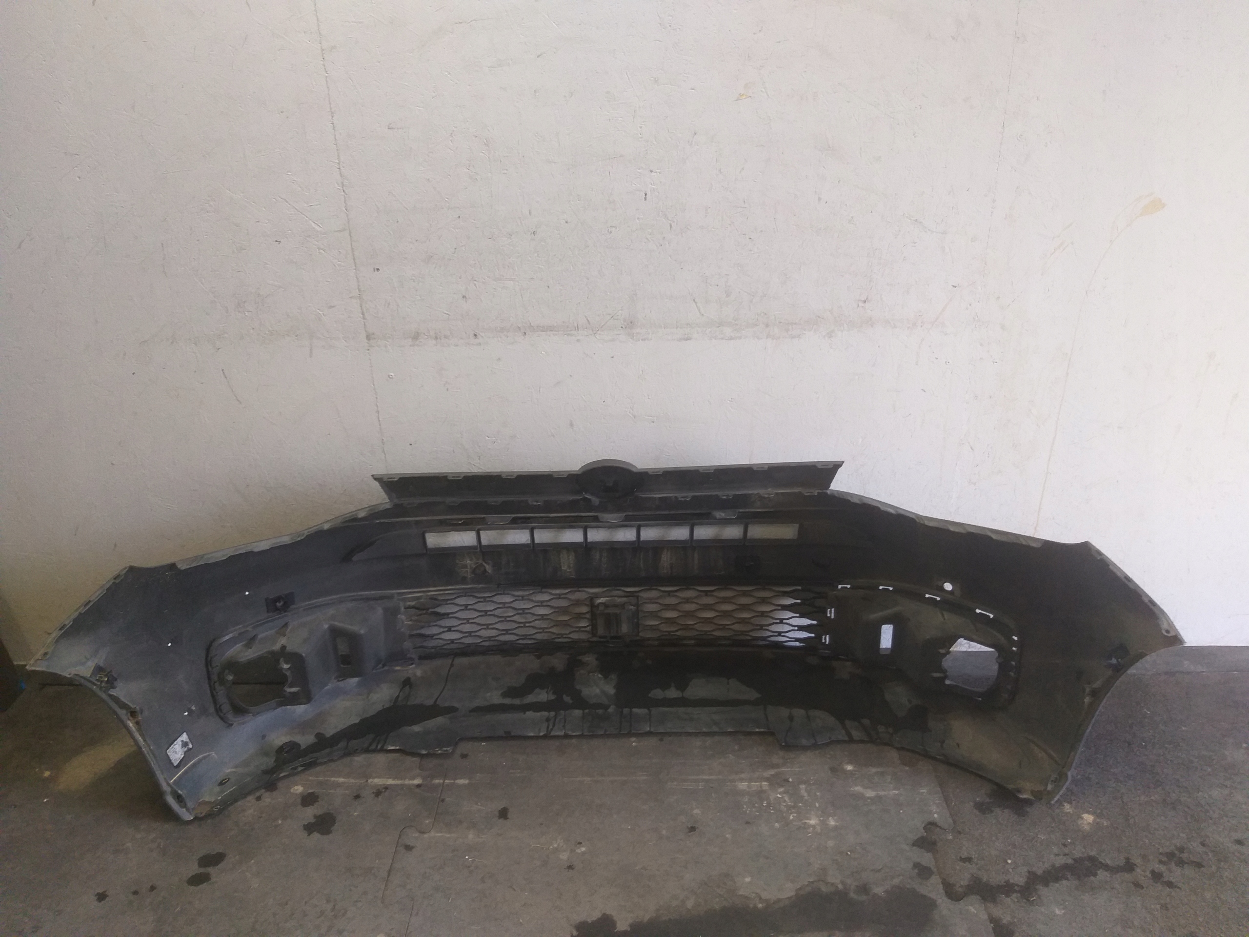 bumper front VW CADDY 2K7 20