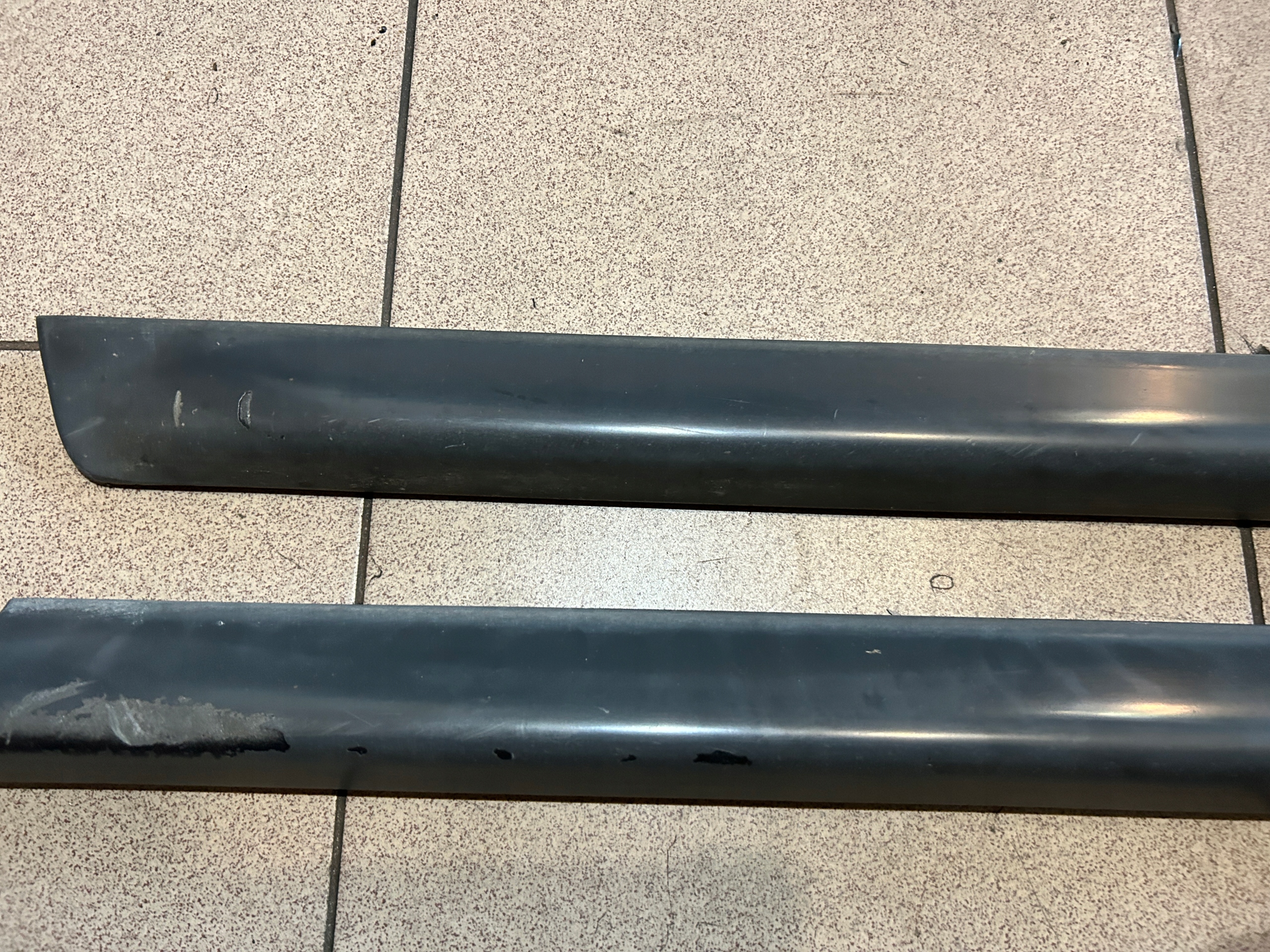 LISTWA LISTWY SZEROKIE DOLNE DRZWI AUDI A6 S6 C5 KOMPLET Wersja Europejska