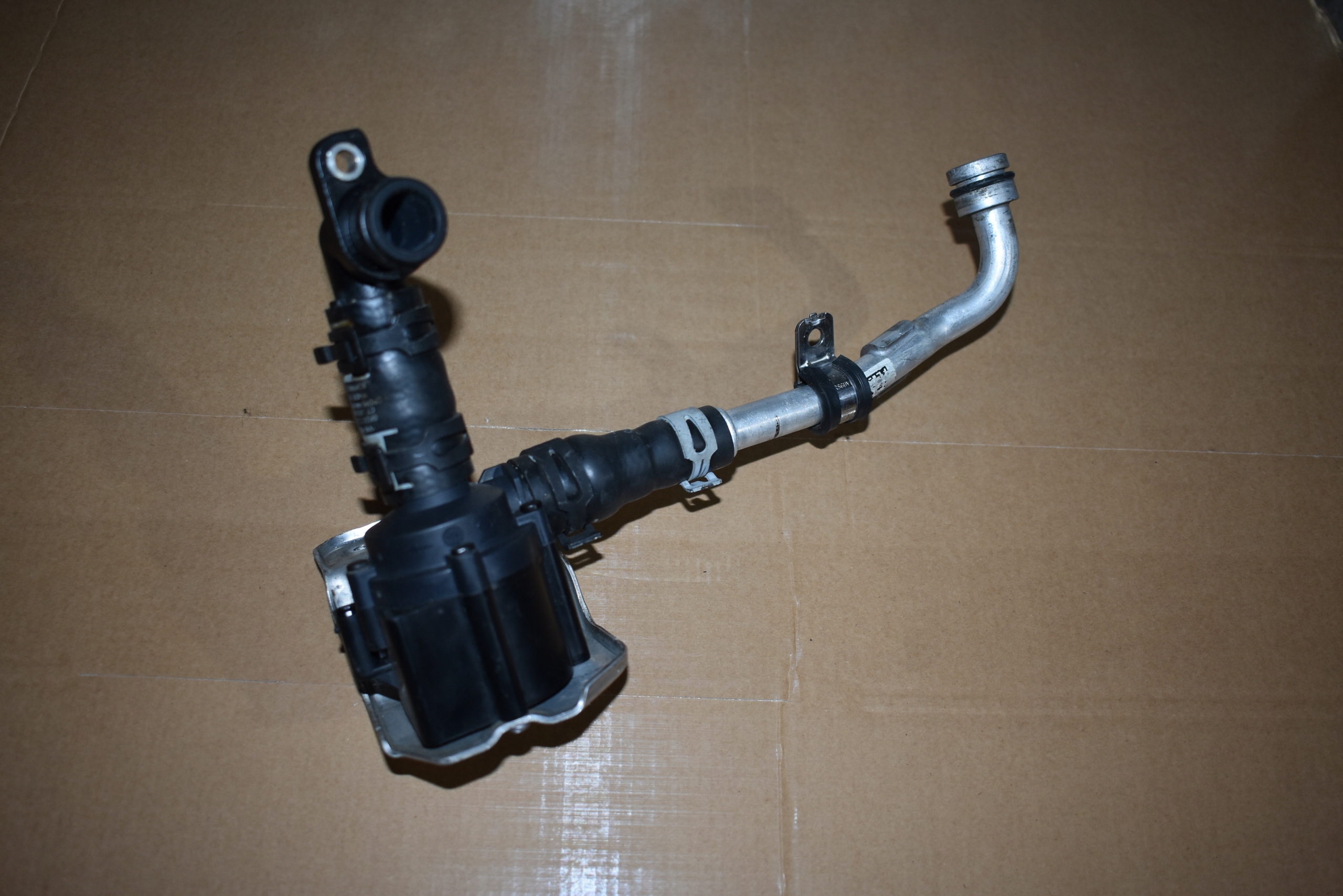 water pump PORSCHE CAYENNE 9Y PANAMERA 971 1