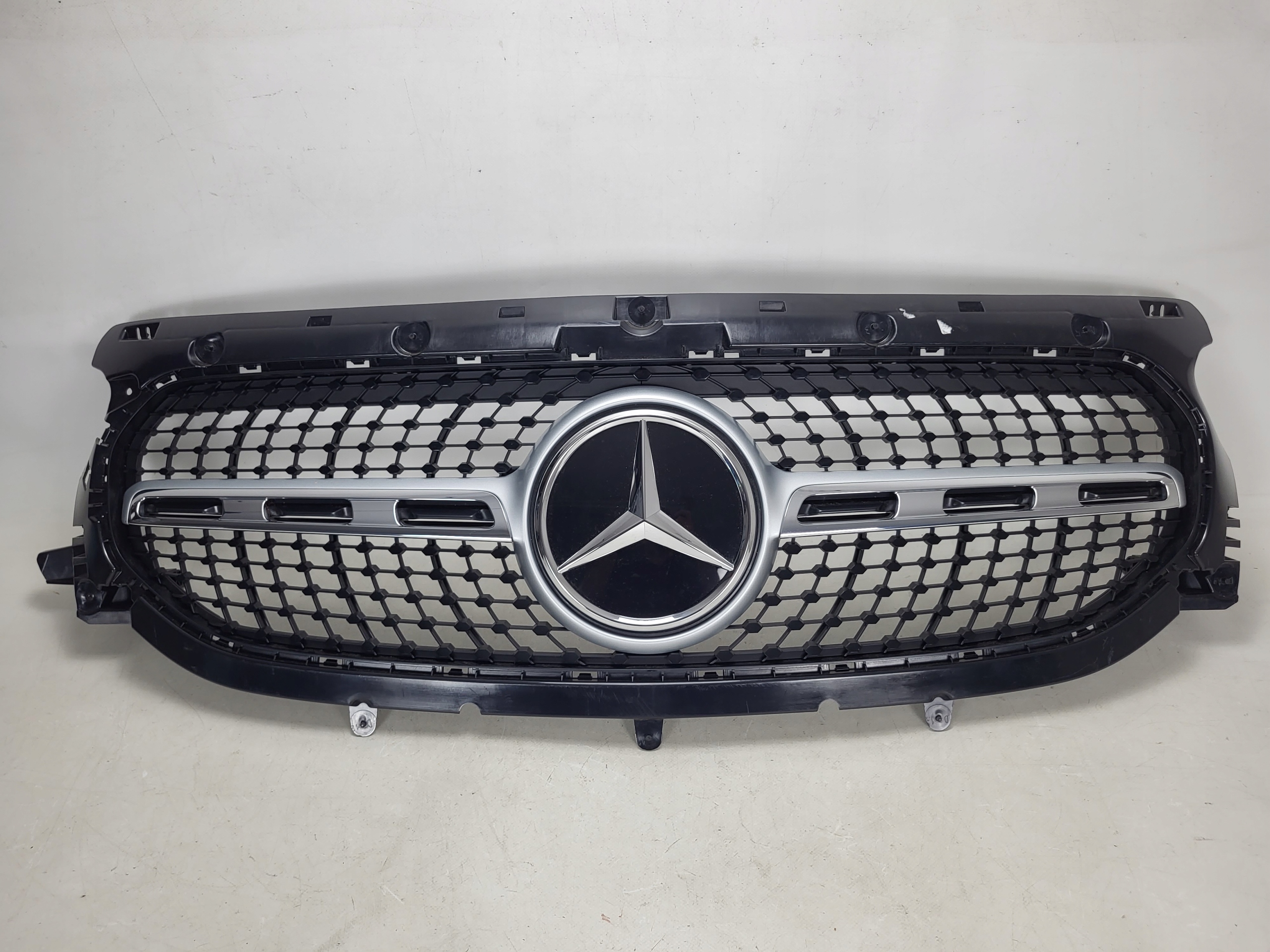 MERCEDES GLA II 2 H247 W247 grill atrapa emblemat