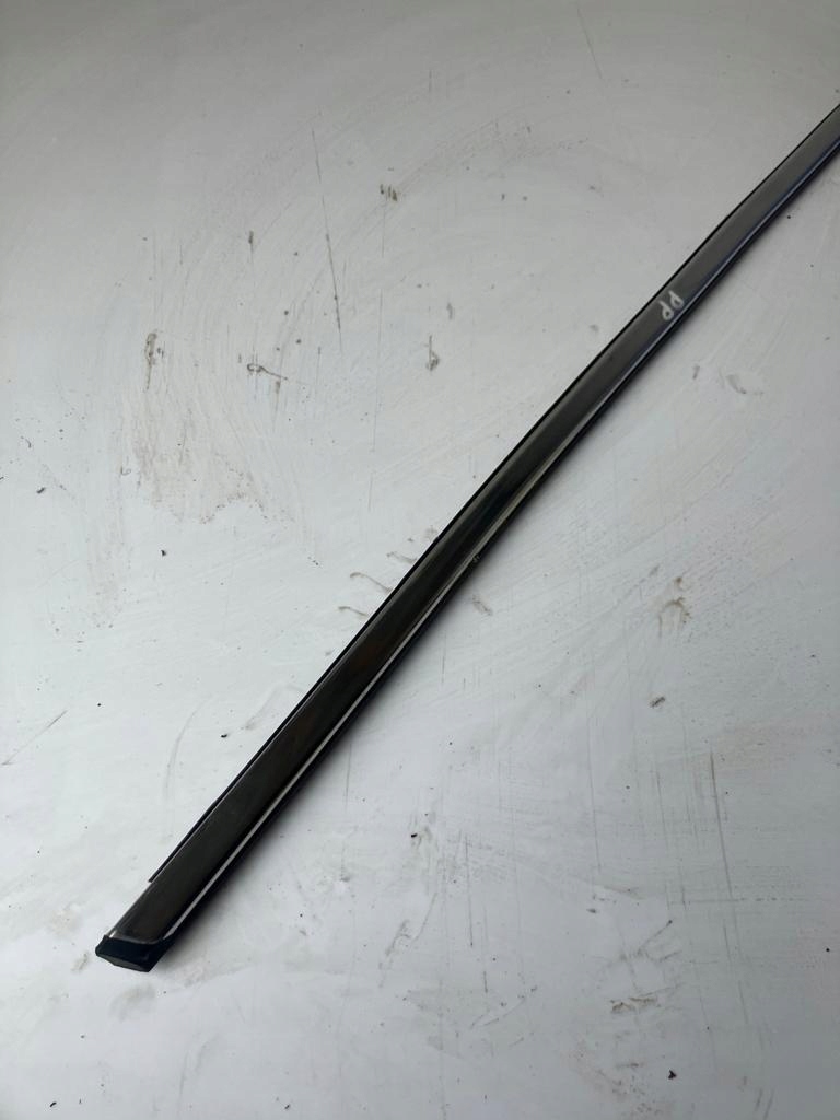moulding dust door right front CITROEN C4 II B7 CHROM