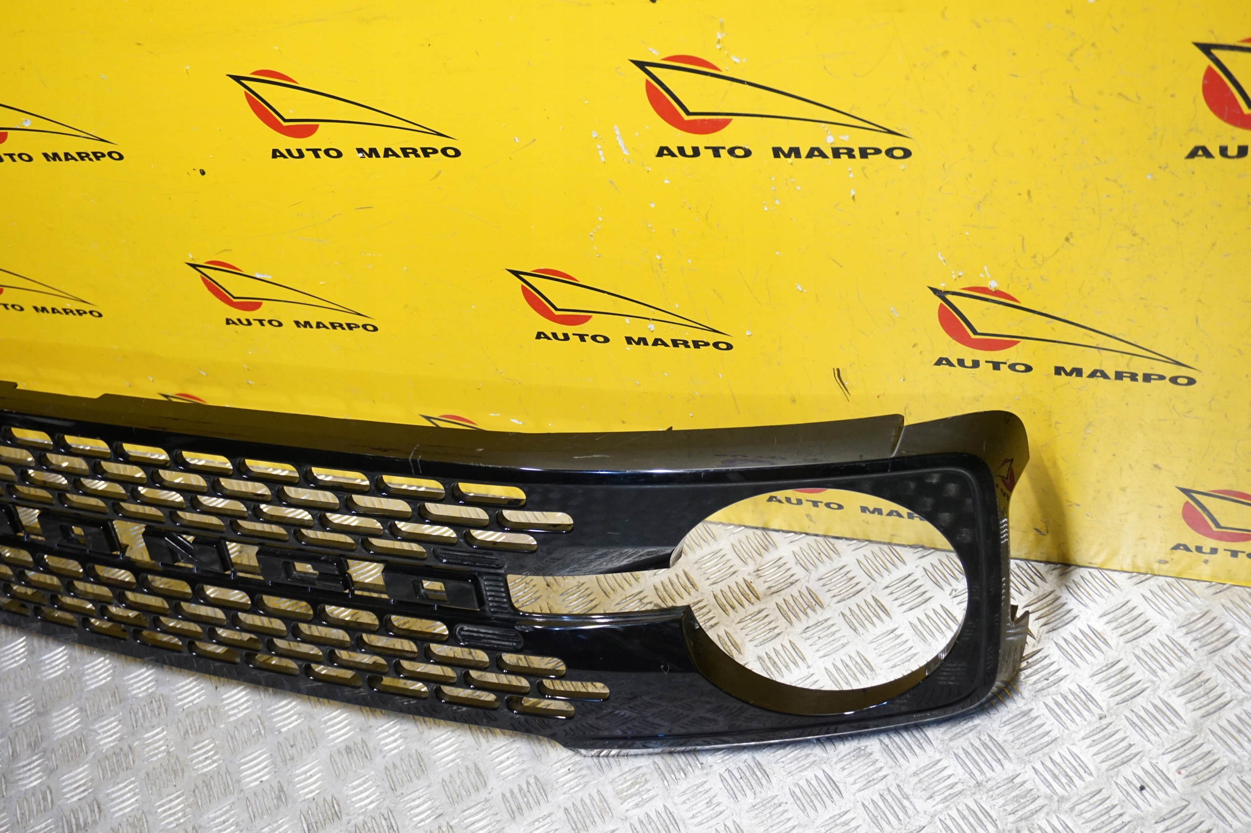 FORD BRONCO 2021 - 2023 Atrapa Przód Grill M2DZ 8200 Typ samochodu 4x4/SUV Samochody osobowe