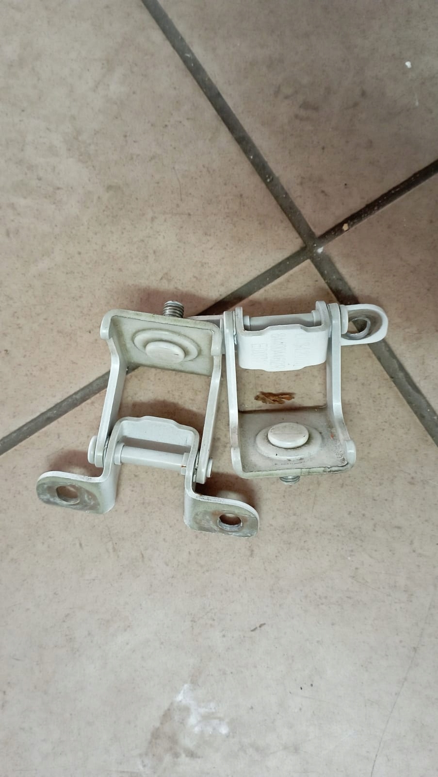 ZAWIAS KLAPY BAGAŻNIKA RENAULT CLIO V 844004462R