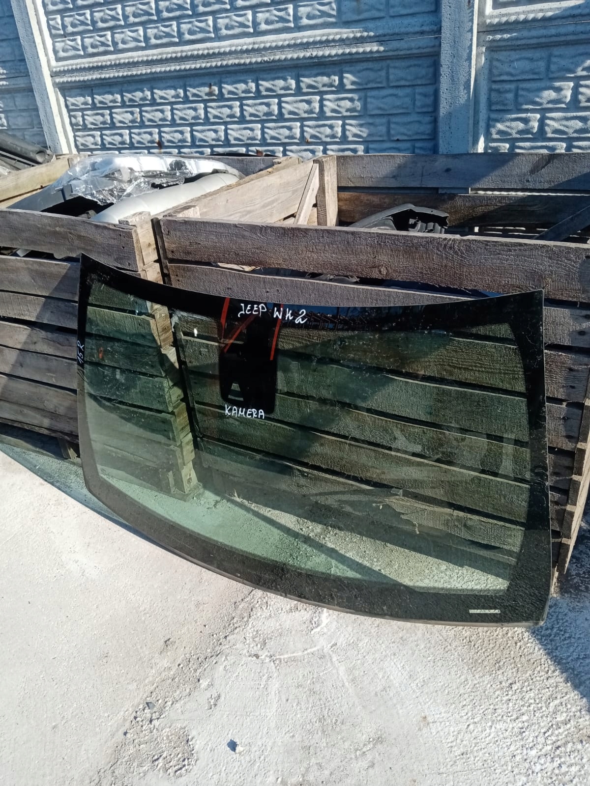 JEEP GRAND CHEROKEE WK2 ВЕТРОВОЕ СТЕКЛО 15R