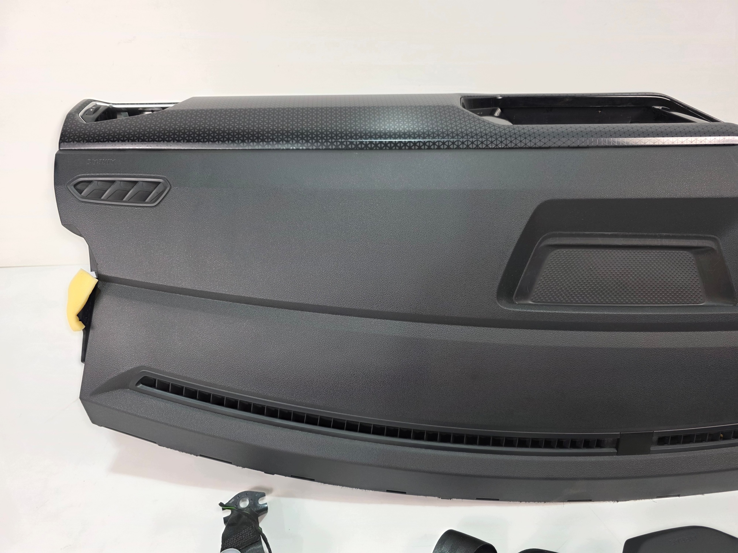 dashboard console 2GM T-CROSS TWARDA