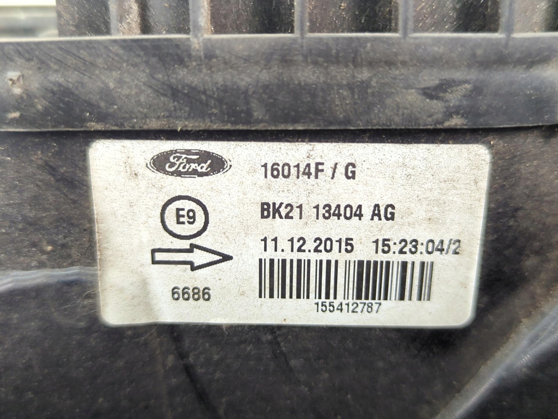 фонарь правый FORD TRANSIT BK2113404