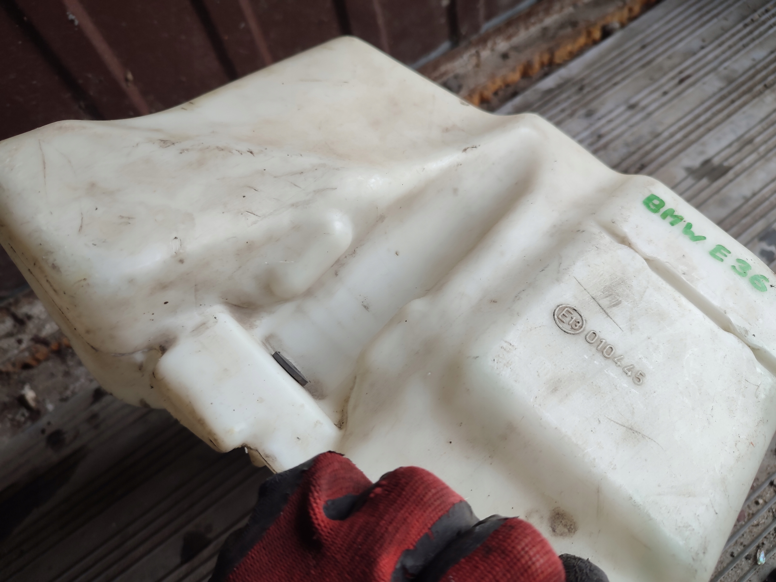 washer fluid tank bmw e36 compact 8360748