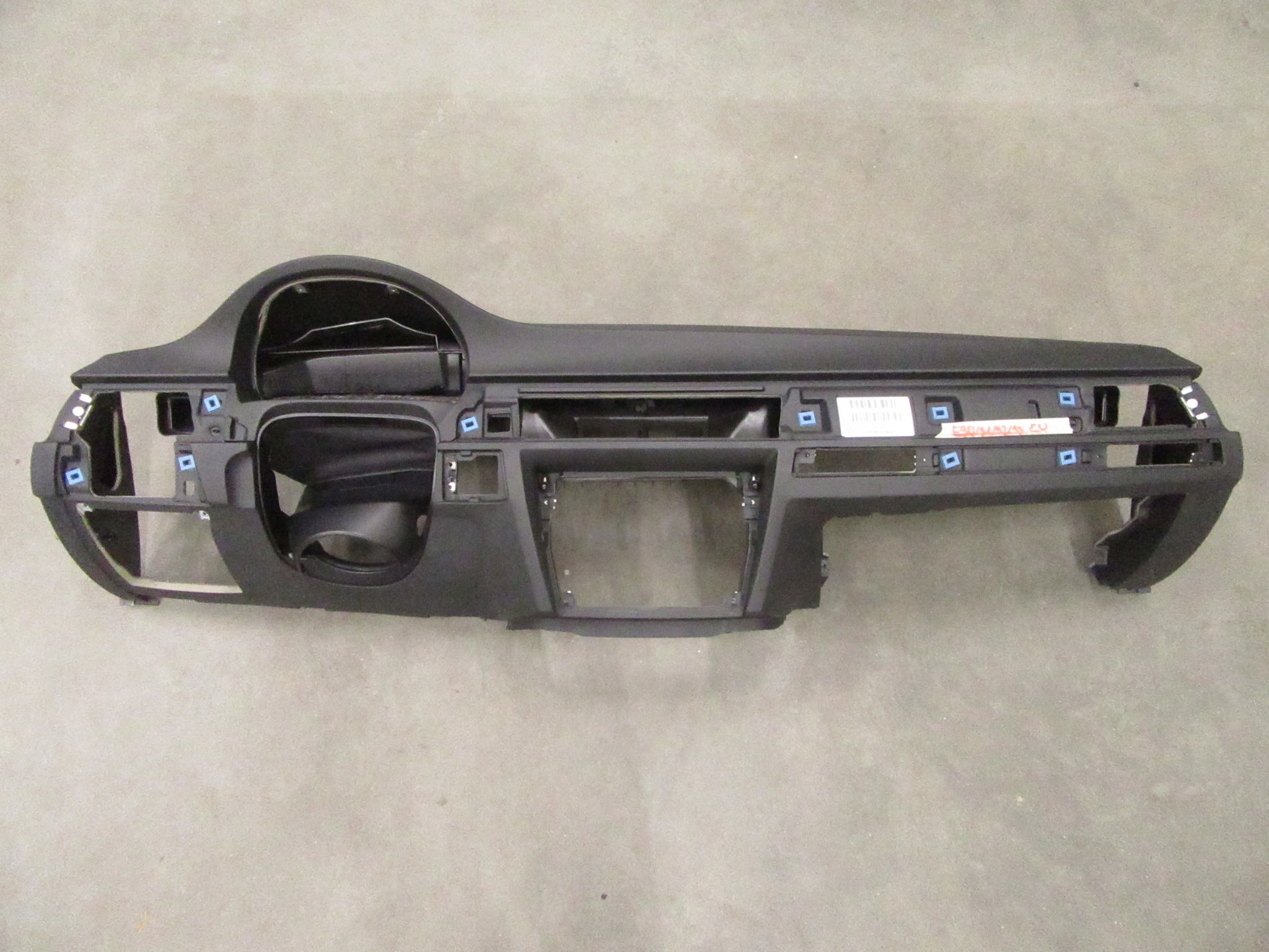 dashboard instrument panel cockpit BMW 3 E90 E91 E92 E93 EUROPA airbag Cupholder