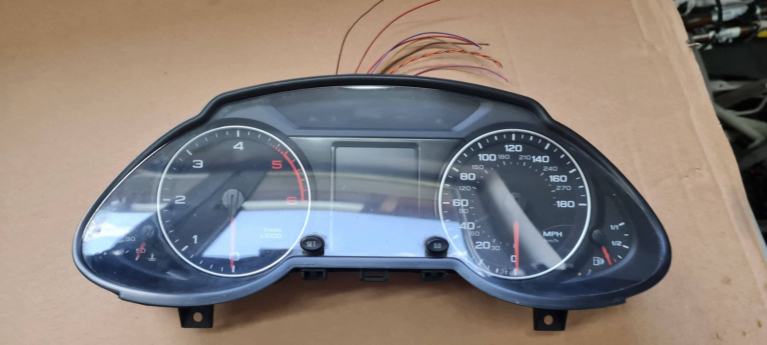Q5 8R dials clock dials 2.0 TDI DIESEL 8R0920981H ANGLIK