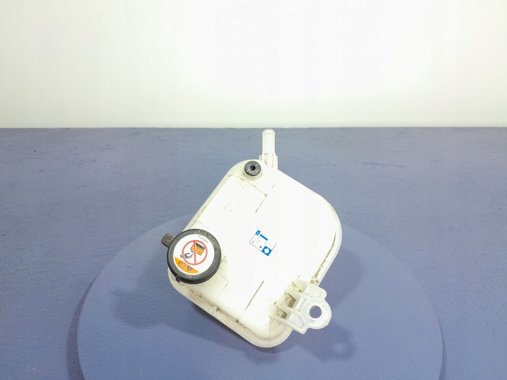 TOYOTA COROLLA XII E21 ZBIORNICZEK PŁYNU CHŁODNICZEGO WYRÓWNAWCZY