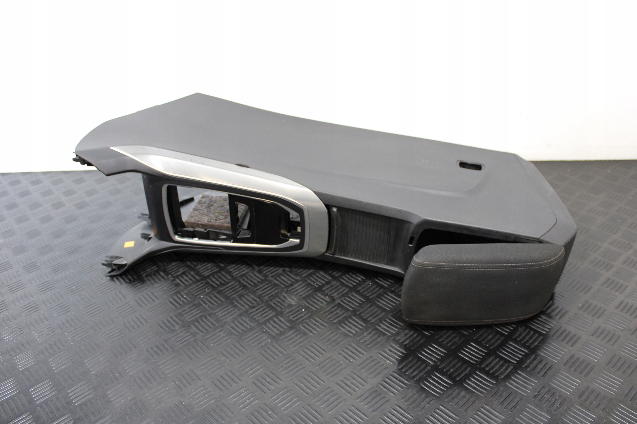 TUNEL central armrest PEUGEOT 308 T9 SW