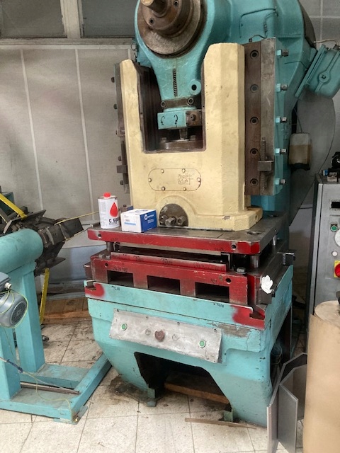 Prasa MIMOŚRODOWA LE 160C PO SERWISIE GOTOWA DO PRACY !!! Super Stan !!!