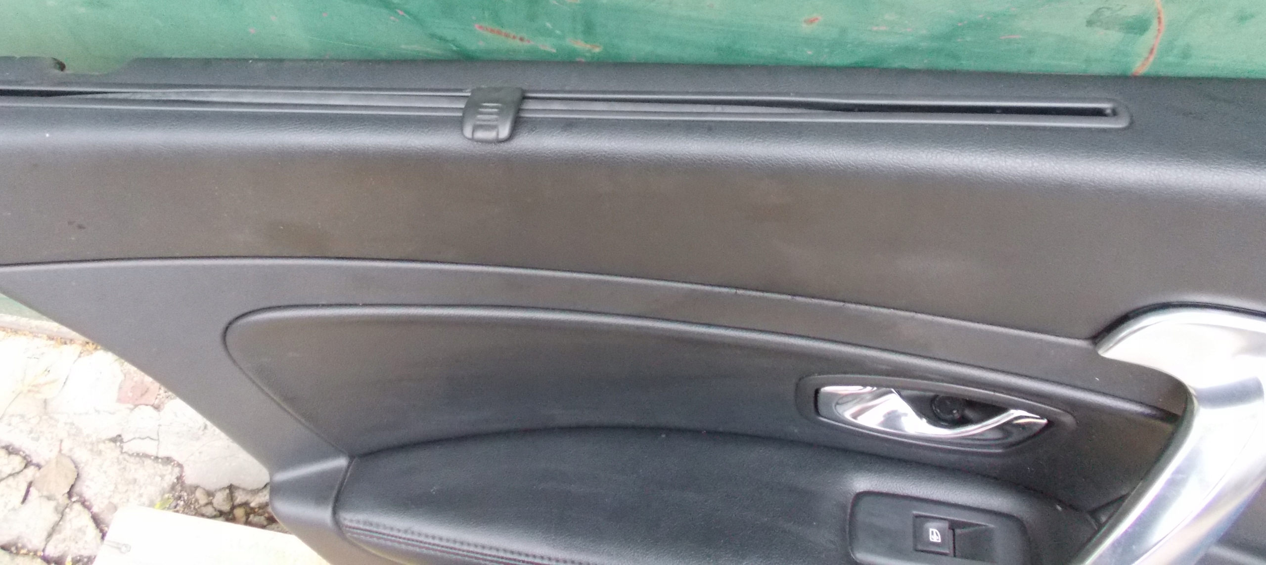 RENAULT LATITUDE 3.0 DCI 12R side door left rear part