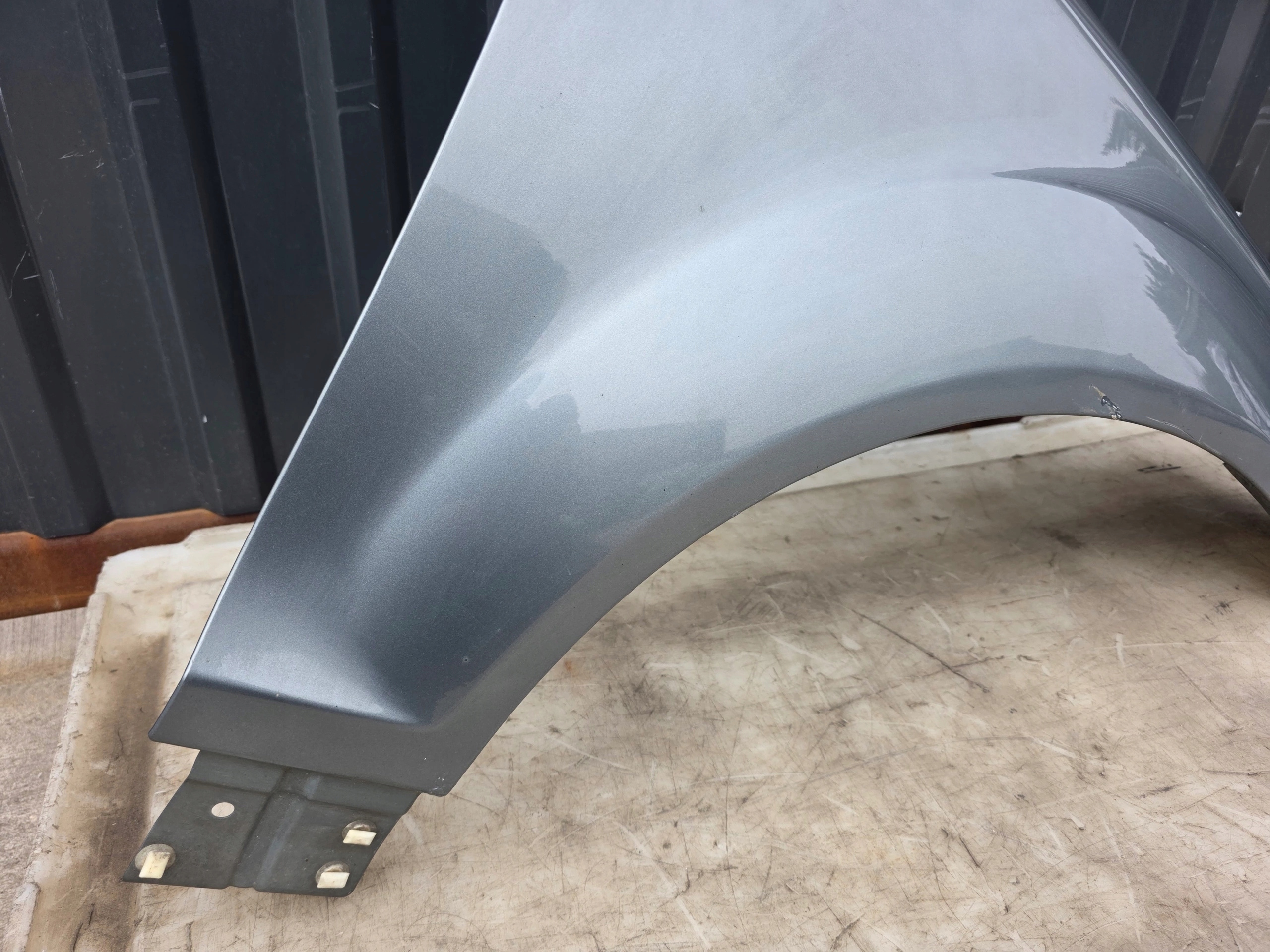 fender right front AUDI Q7 4L LY7E 2005-2015 !!!