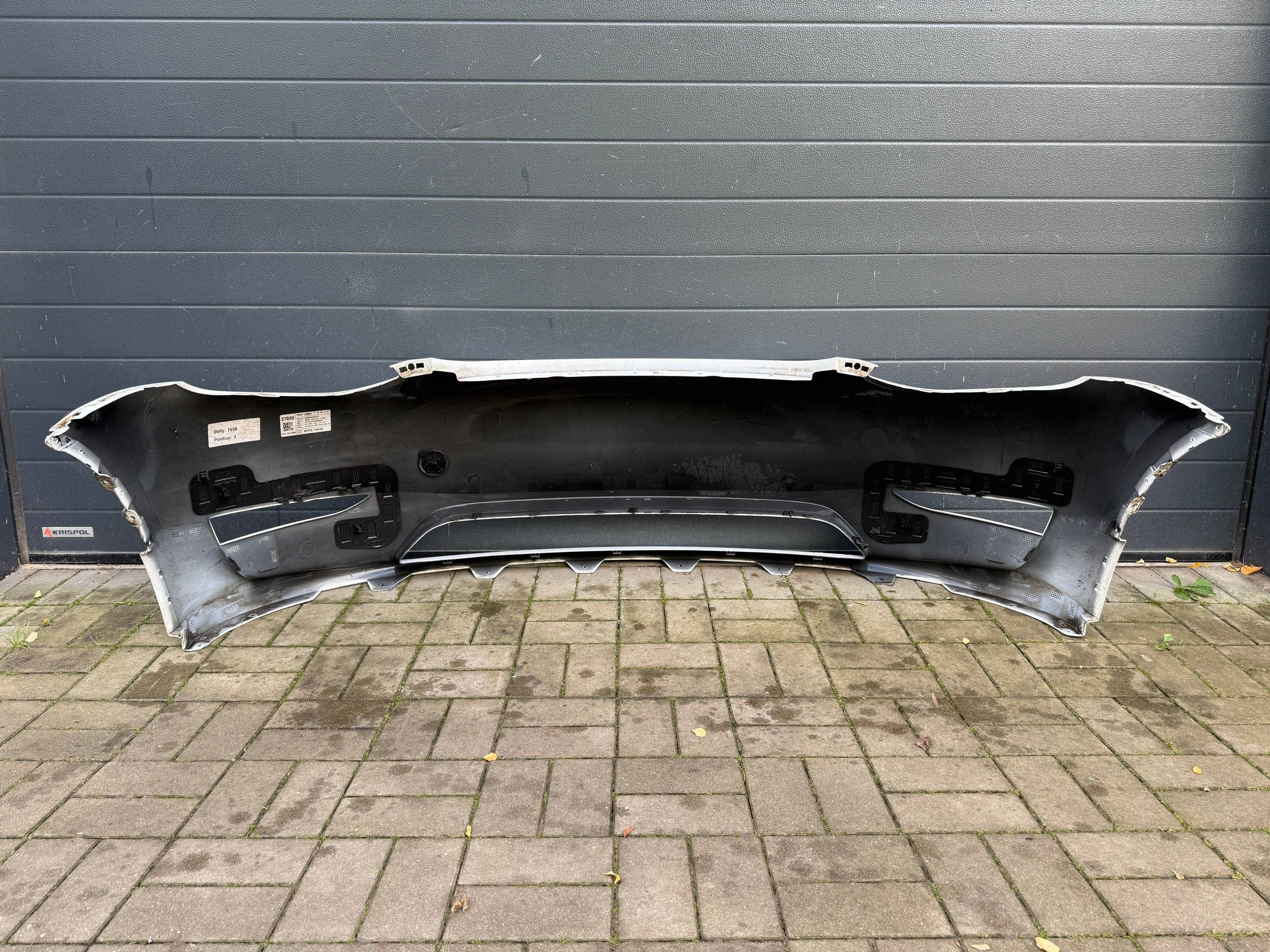 Tesla Model Y 17- pare choc avant avant