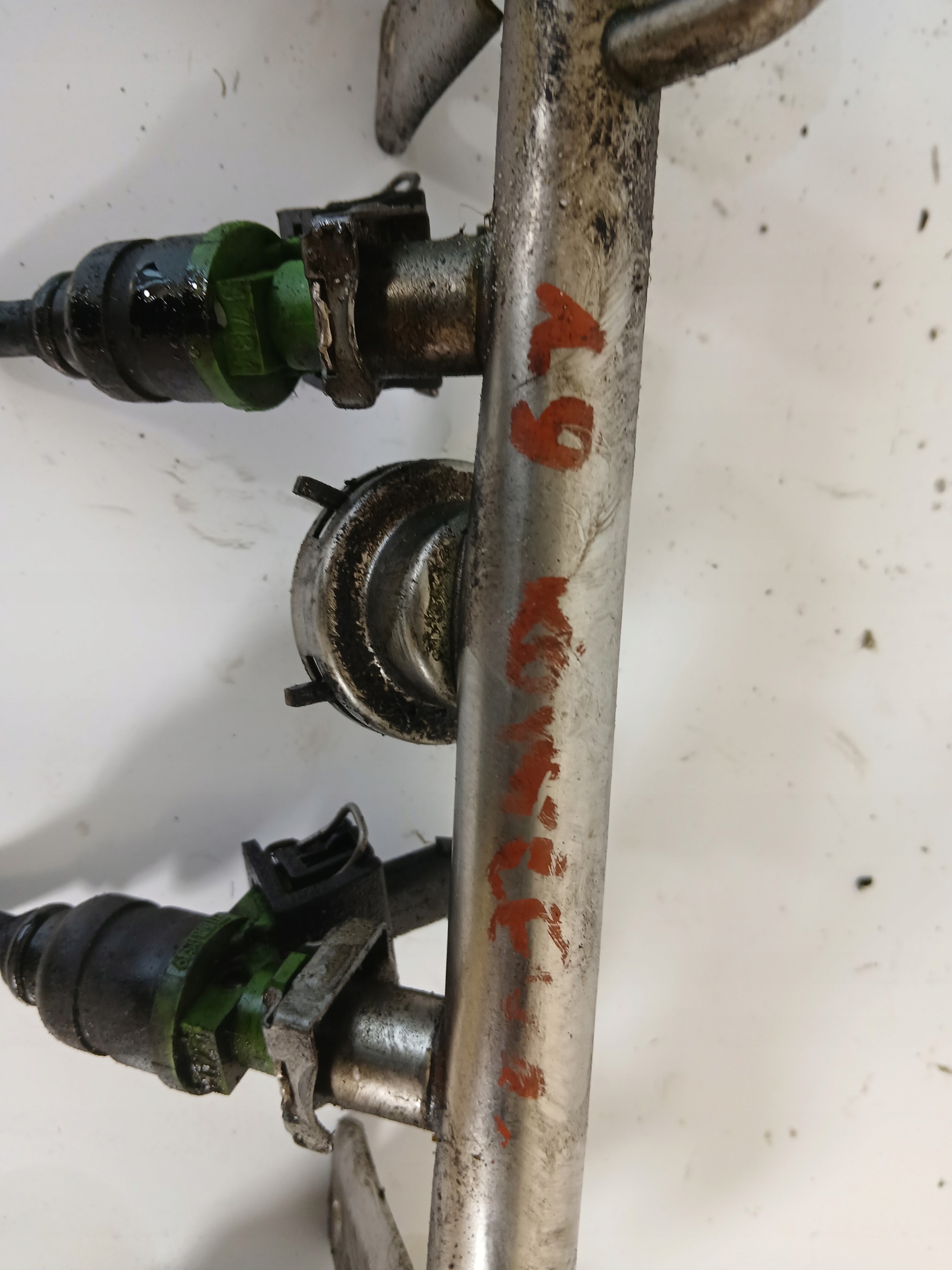 MERCEDES W203 1.8 K Rampe injection 2710780549