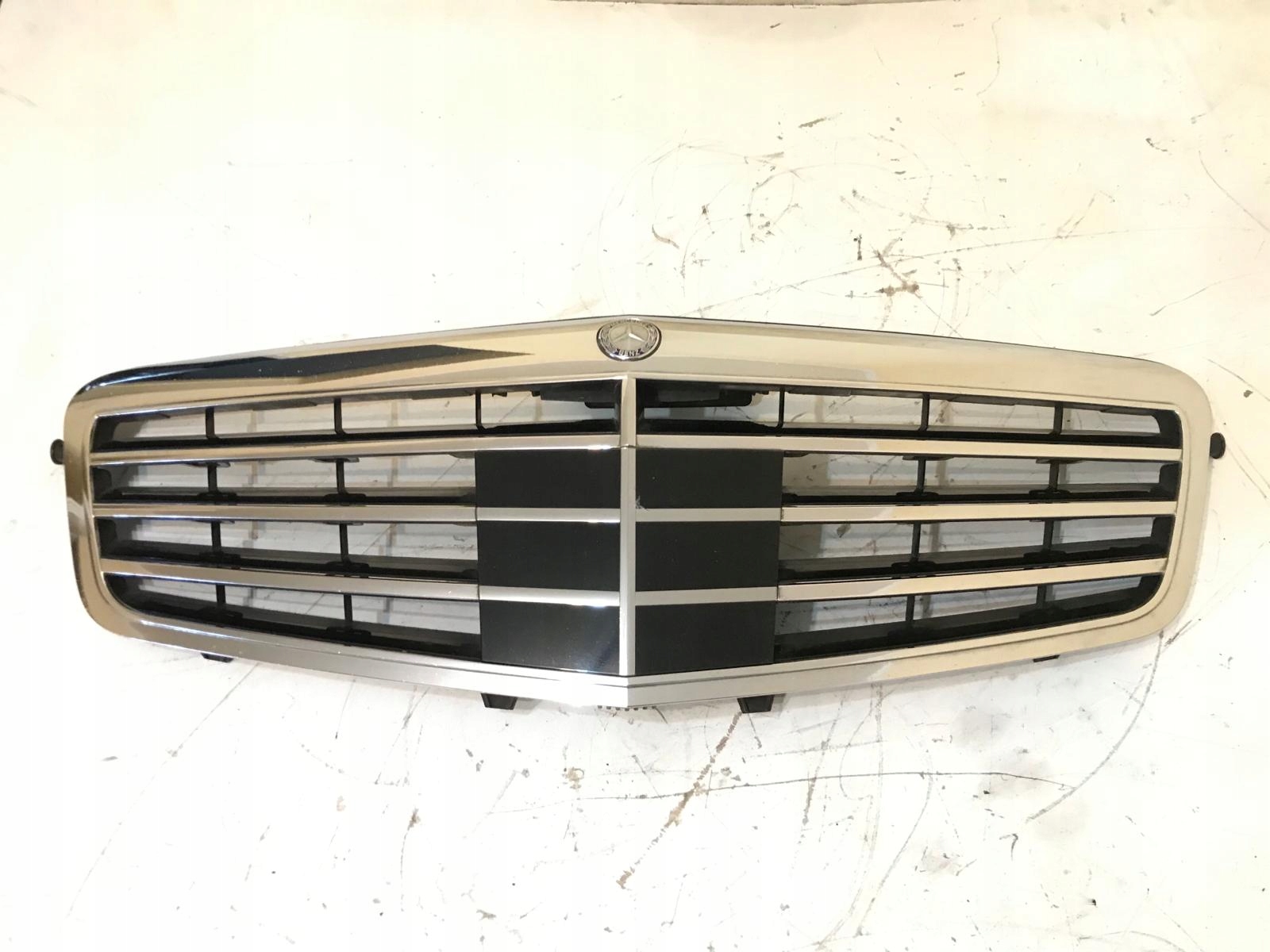 ATRAPA GRILL MERCEDES W212 RADAR 2128870011 A2128850236 Numer katalogowy części 2128870011