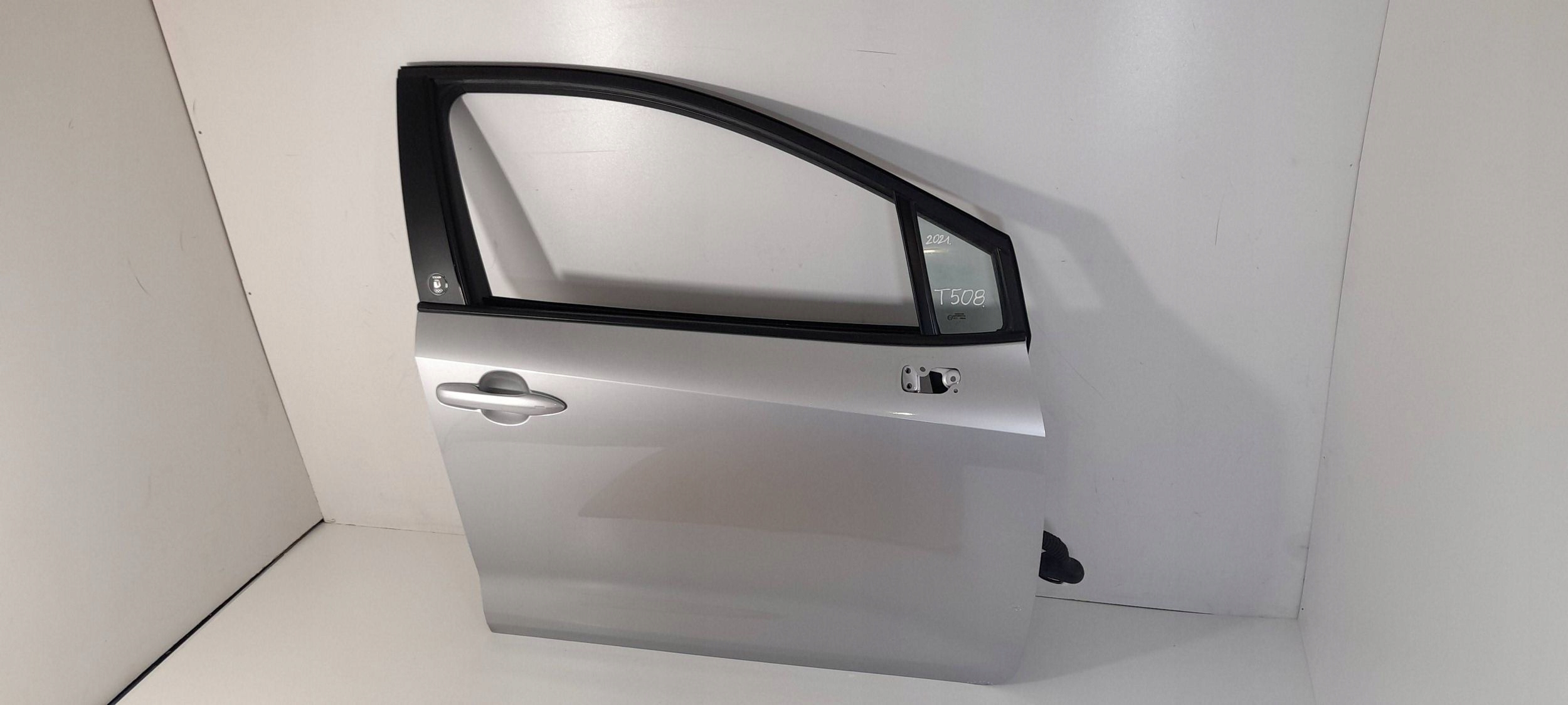 Toyota Corolla E21 2021r door front right (T508)