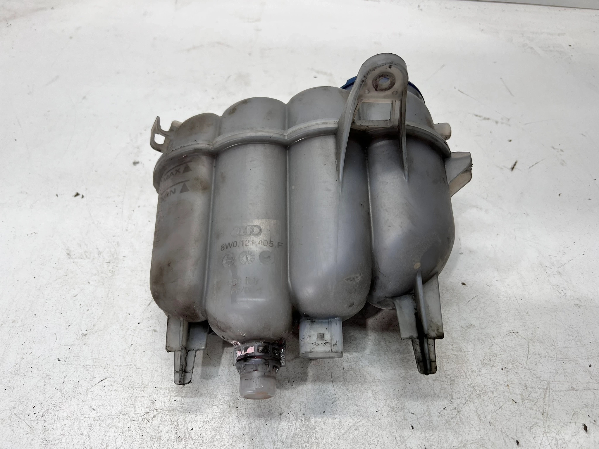 vaschetta serbatoio acqua liquido AUDI A4 B9 A5 8W0121405F