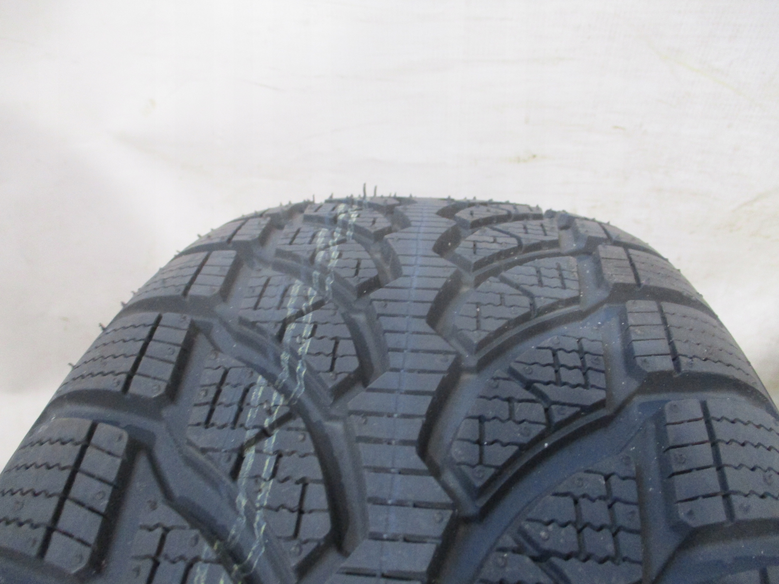 2 opony zimowe nowe 205/60R16 96H Bridgestone Blizzak LM-32 r. 2014 Szerokość opony 205 mm