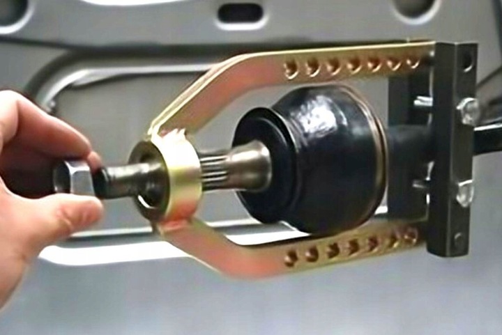 ŚCIĄGACZ DO PRZEGUBÓW PÓŁOSI ASTA MAX. ŚREDNICA 95 MM 230 MM Marka Asta