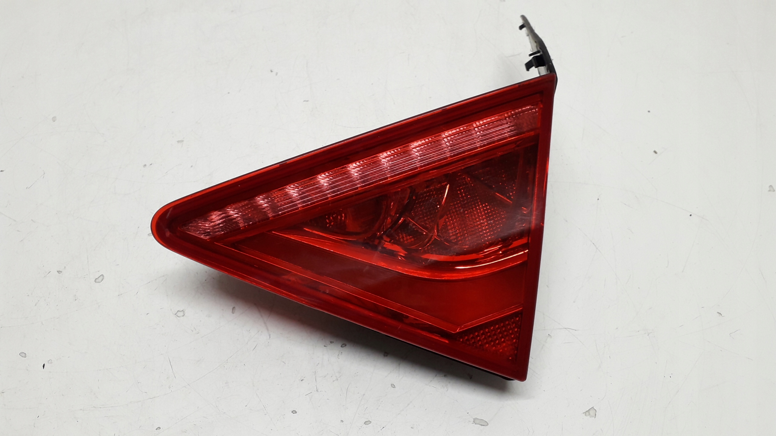 AUDI A7 4G LAMPA PRAWA TYLNA W KLAPE 4G8945094