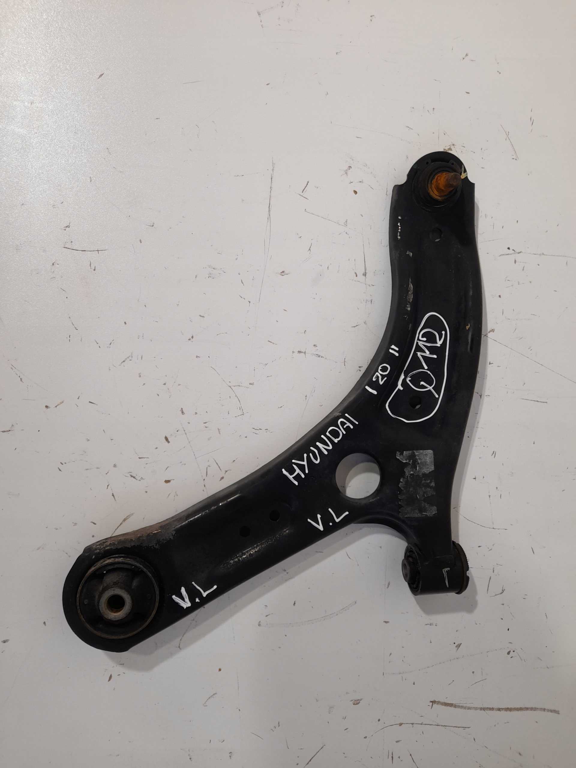 HYUNDAI I20 II arm front left (Q112)